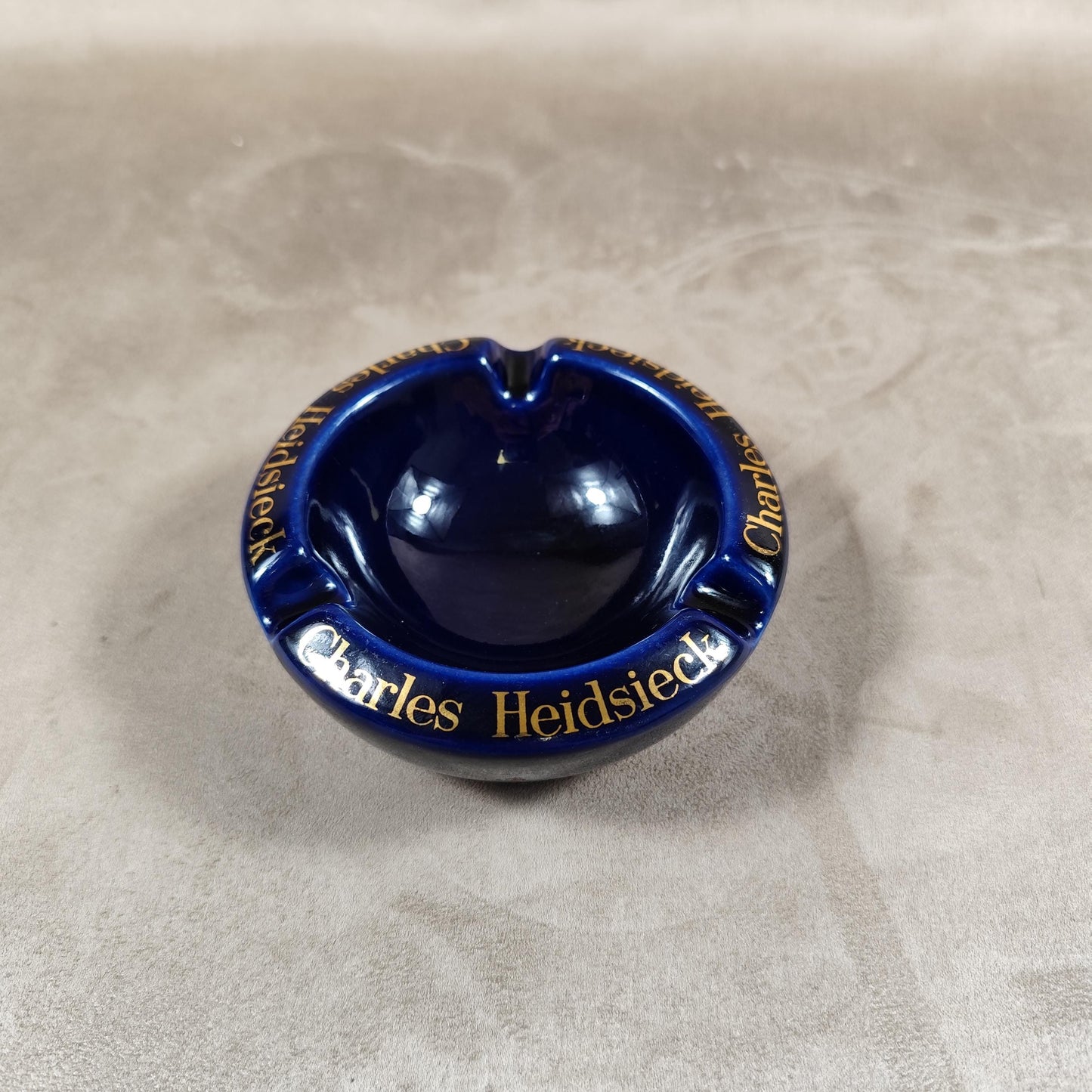 Cendrier Champagne Charles Heidsieck en céramique bleue Made in France Vintage 1980
