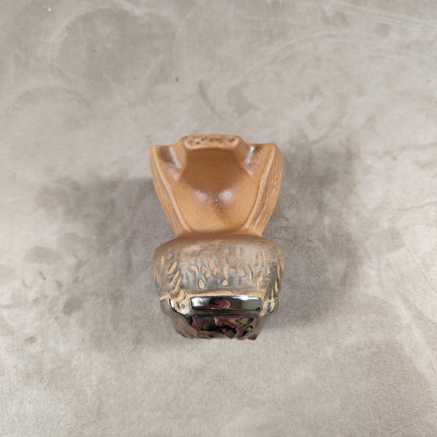 Cendrier en forme de bouchon de Champagne Lucien Baumet en faience de Villenauxe Made in France Vintage 1980
