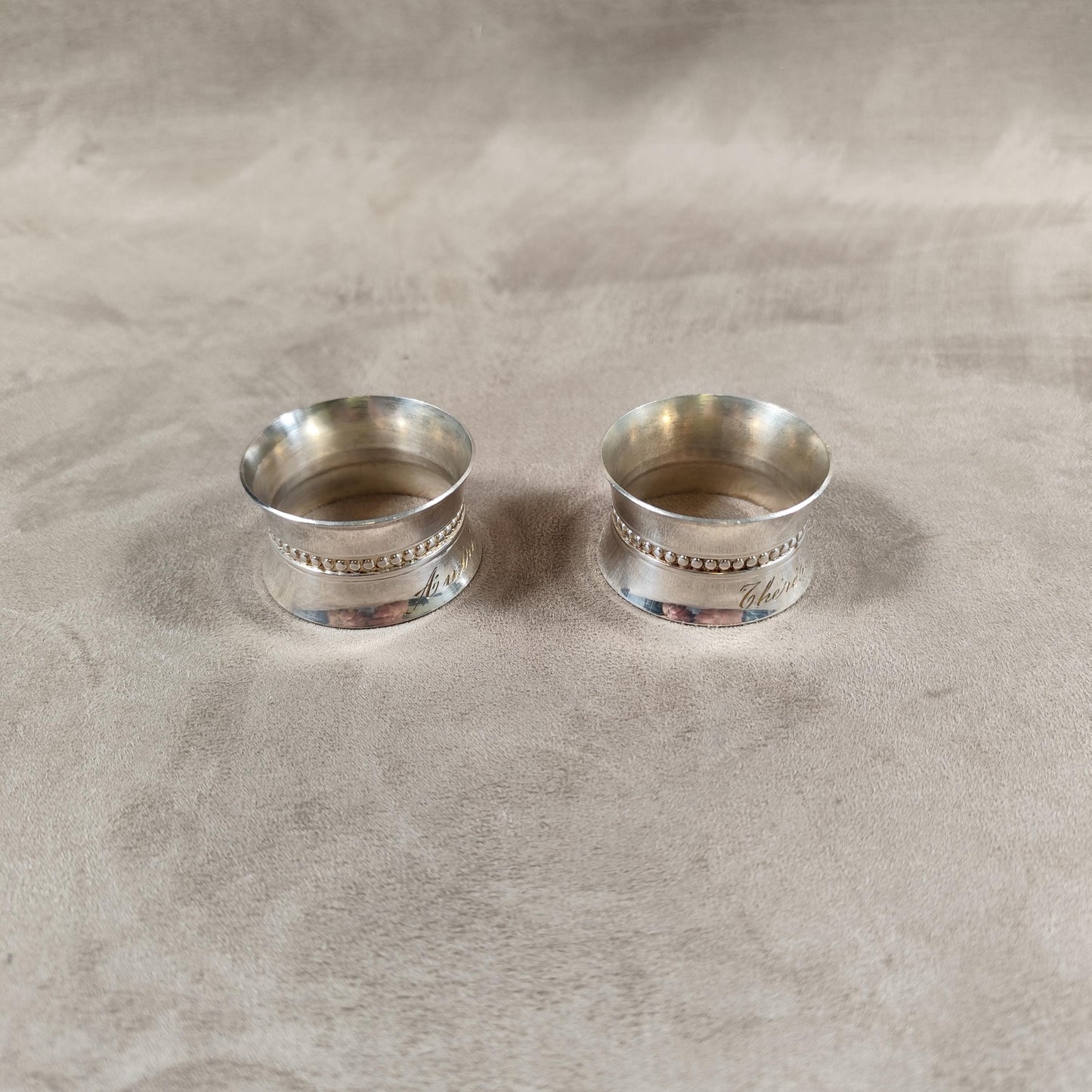 Lot de 2 rond de Serviette en Métal Argenté Christofle gravé André Thérèse Made in France Vintage 1980