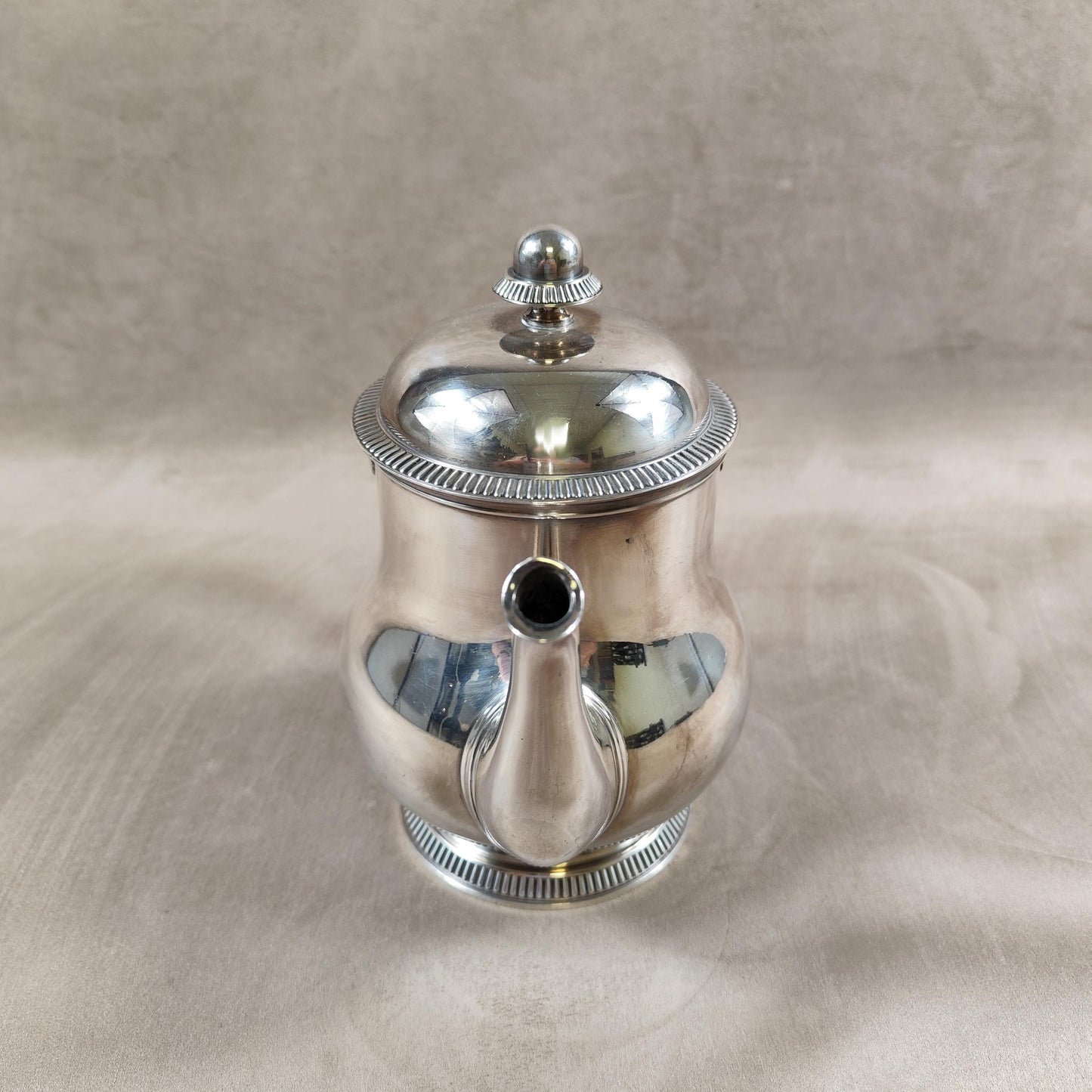 Théière Ercuis en métal argenté et manche en ebene Made in France 1900