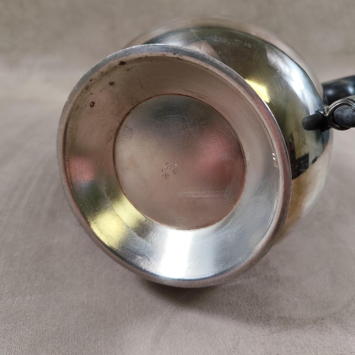 Théière Ercuis en métal argenté et manche en ebene Made in France 1900