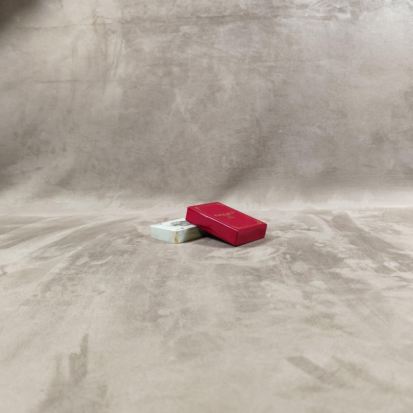 Jeu de 52 cartes complet Maxim's Made in France Vintage 1980