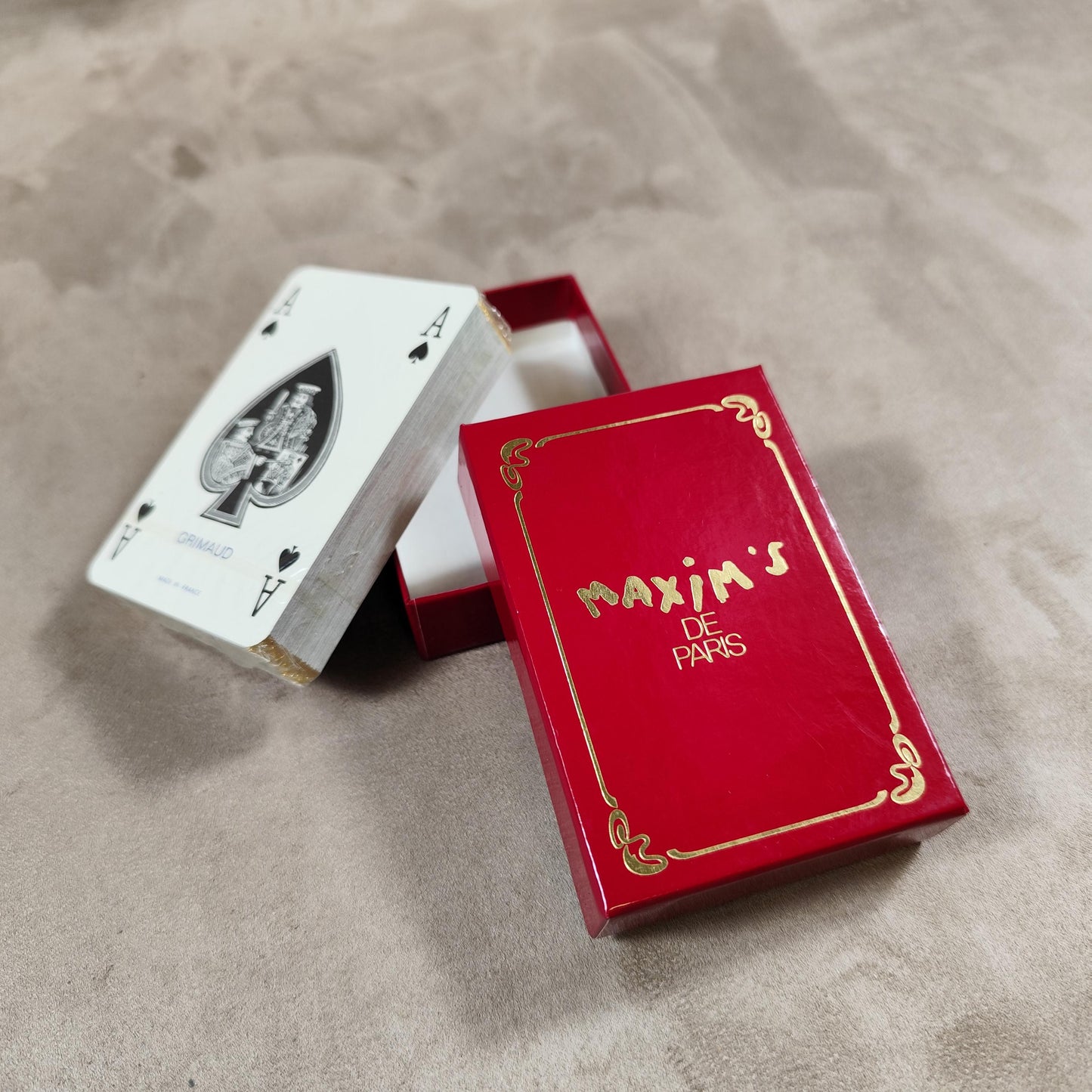 Jeu de 52 cartes complet Maxim's Made in France Vintage 1980