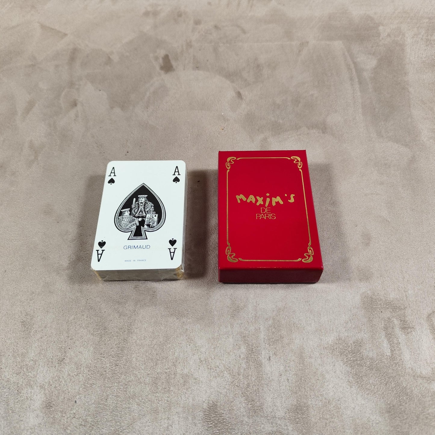 Jeu de 52 cartes complet Maxim's Made in France Vintage 1980