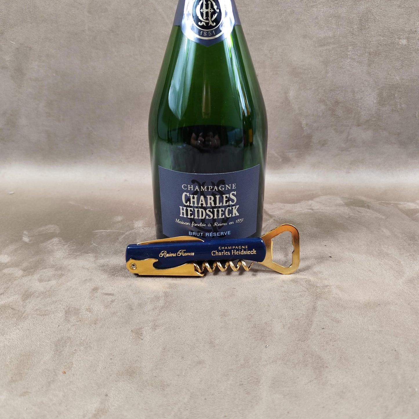Décapsuleur, Tire-bouchon Champagne Charles Heidsieck en plastique bleu Made in France Vintage 1980