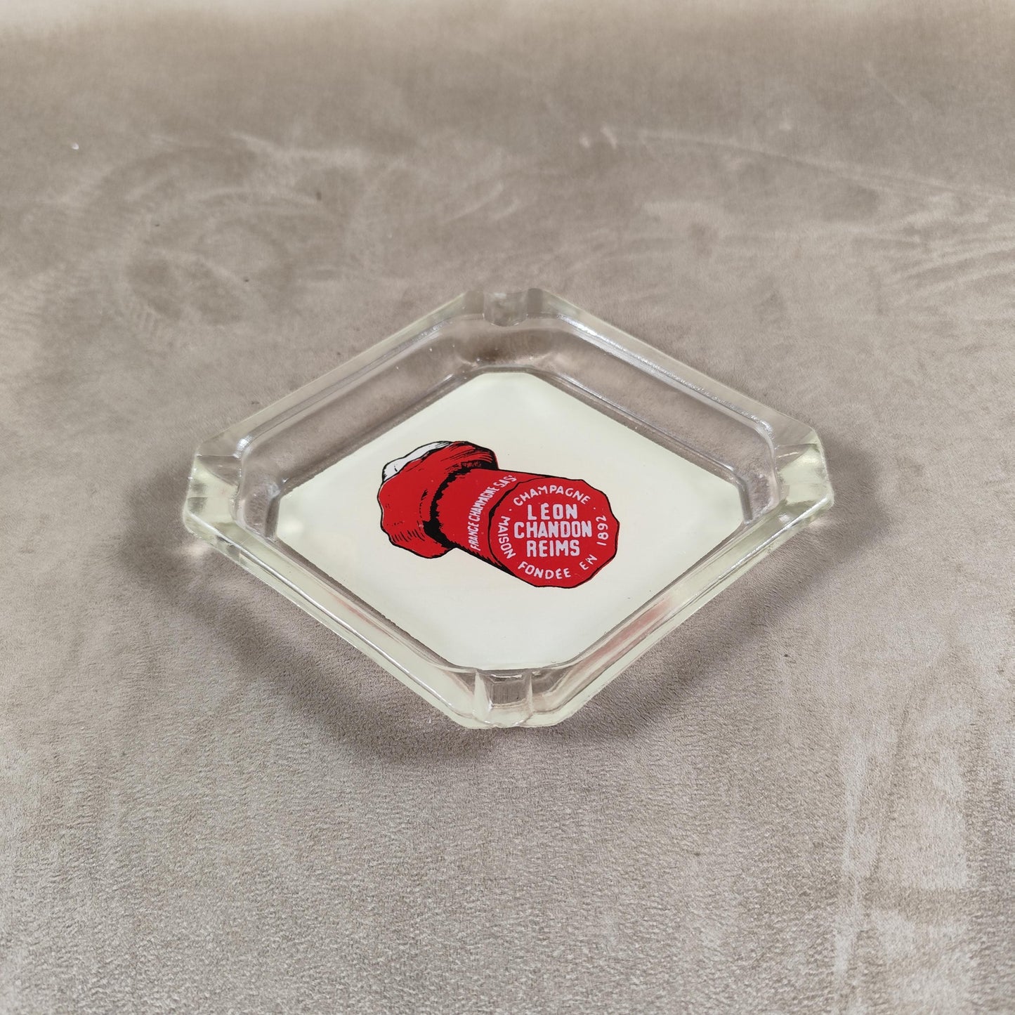 RARE Cendrier Champagne Leon Chandon en verre Made In France Vintage 1950