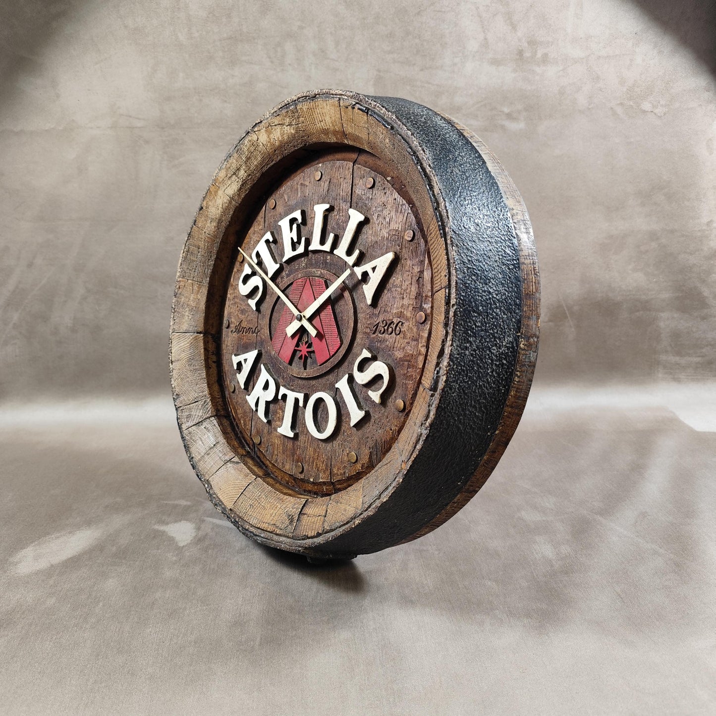 Horloge Bière Stella Artois en forme de tonneau Made in France Vintage 1980