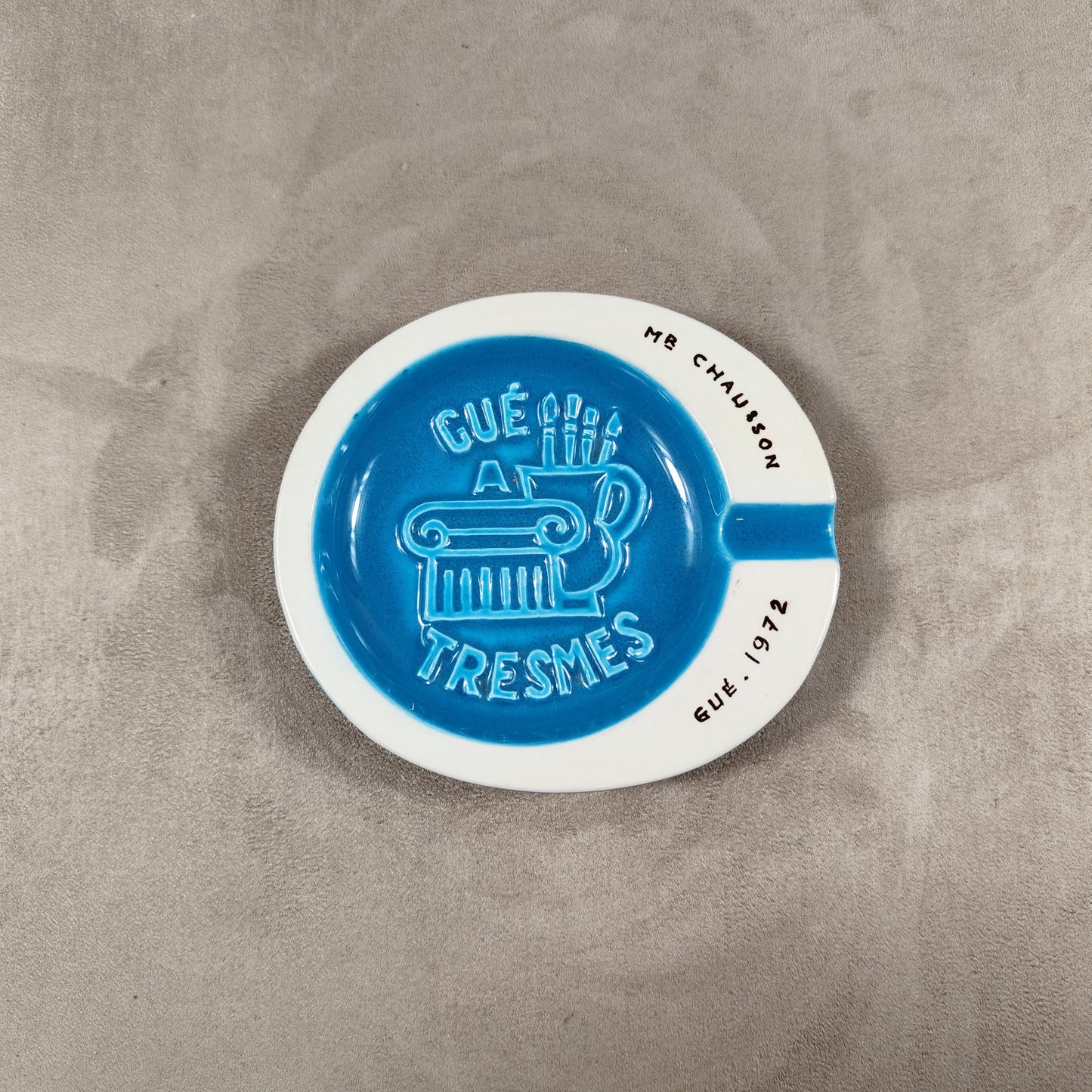 Cendrier Publicitaire Le Gué A Tresmes en faience Made in France Vintage 1970