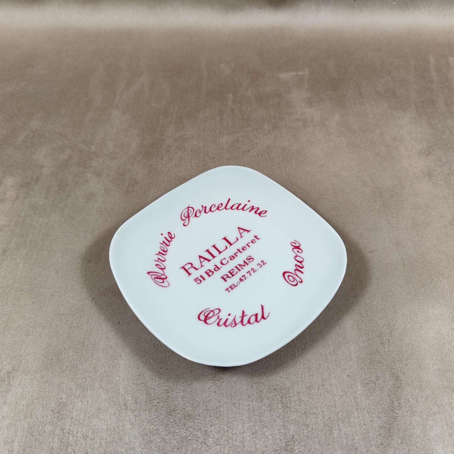 Cendrier Publicitaire Railla Reims en faience par Pillivuyt Made in France Vintage 1970