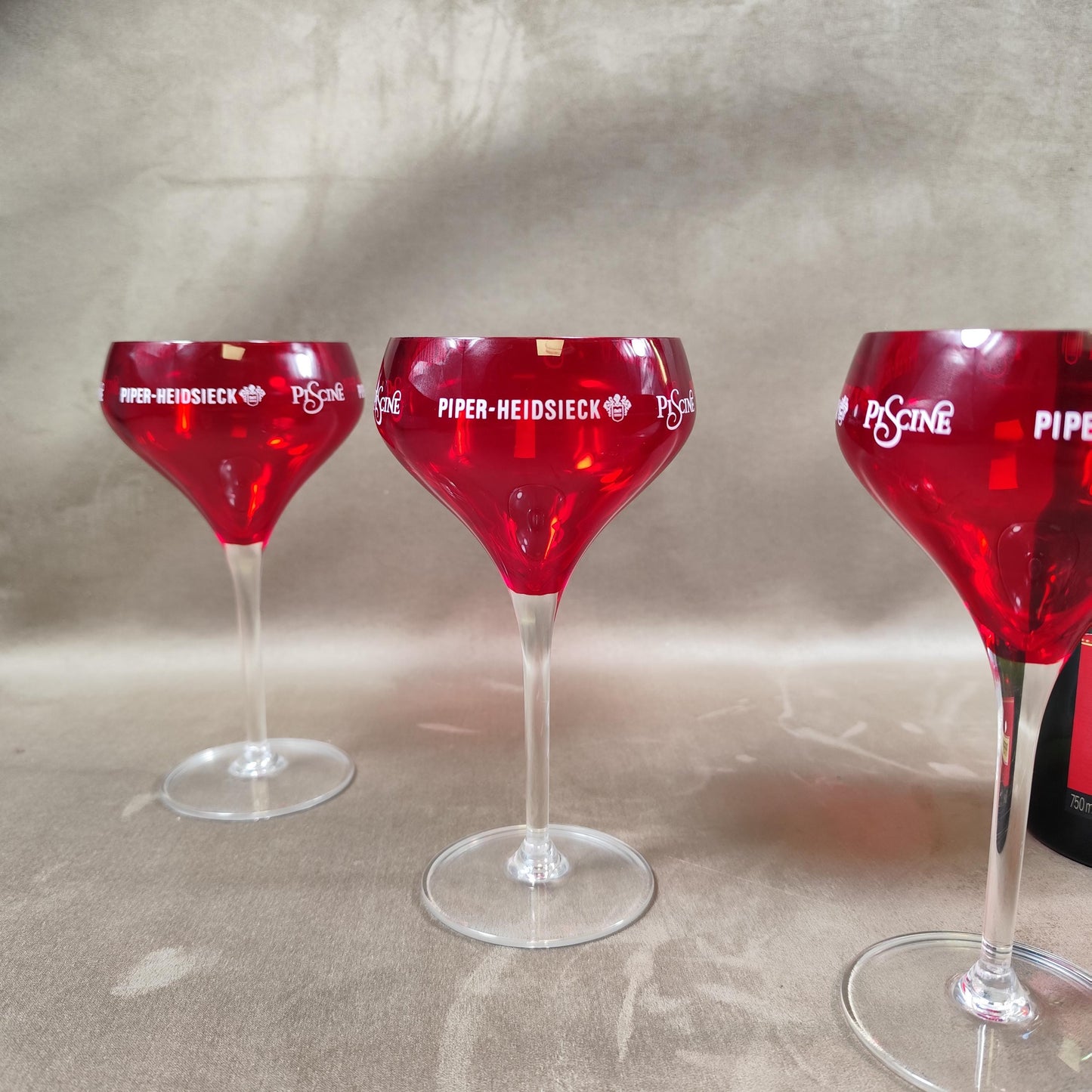 Lot de 6 flûtes piscine à Champagne Piper-Heidsieck en Plexiglas rouge Made in France Vintage 1980