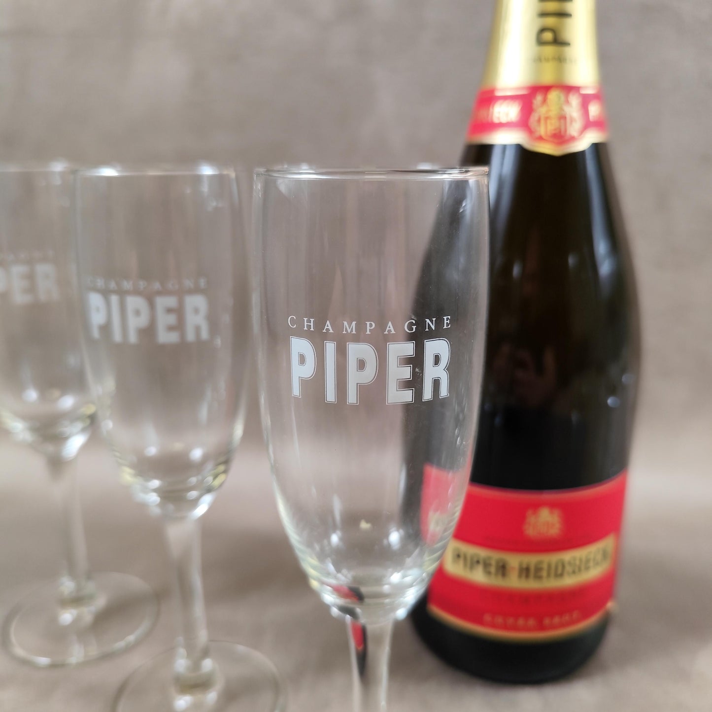 Lot de 6 flûtes à Champagne en verre Piper-Heidsieck Reims Années 1990
