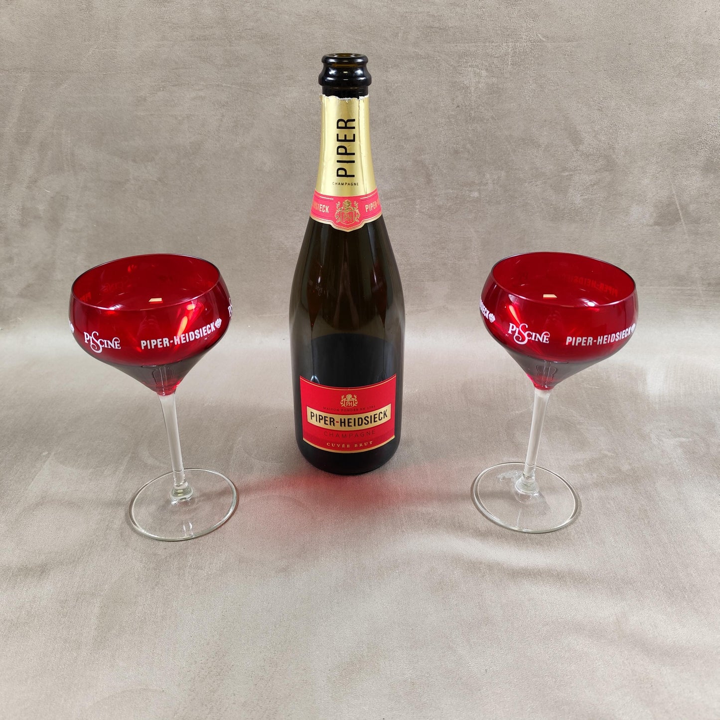 Lot de 2 flûtes piscine en verre rouge Champagne Piper-Heidsieck Made in France Vintage 2000