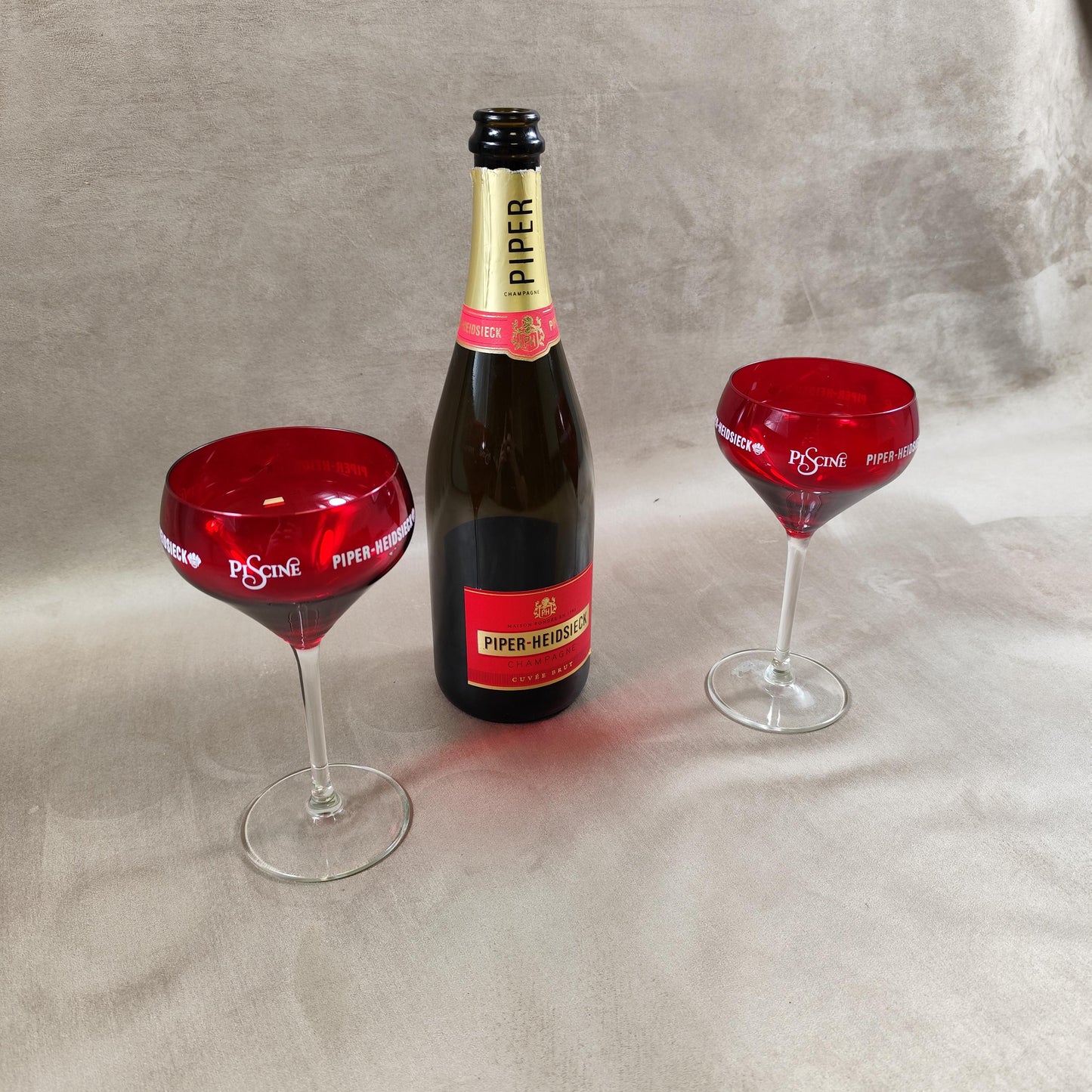 Lot de 2 flûtes piscine en verre rouge Champagne Piper-Heidsieck Made in France Vintage 2000