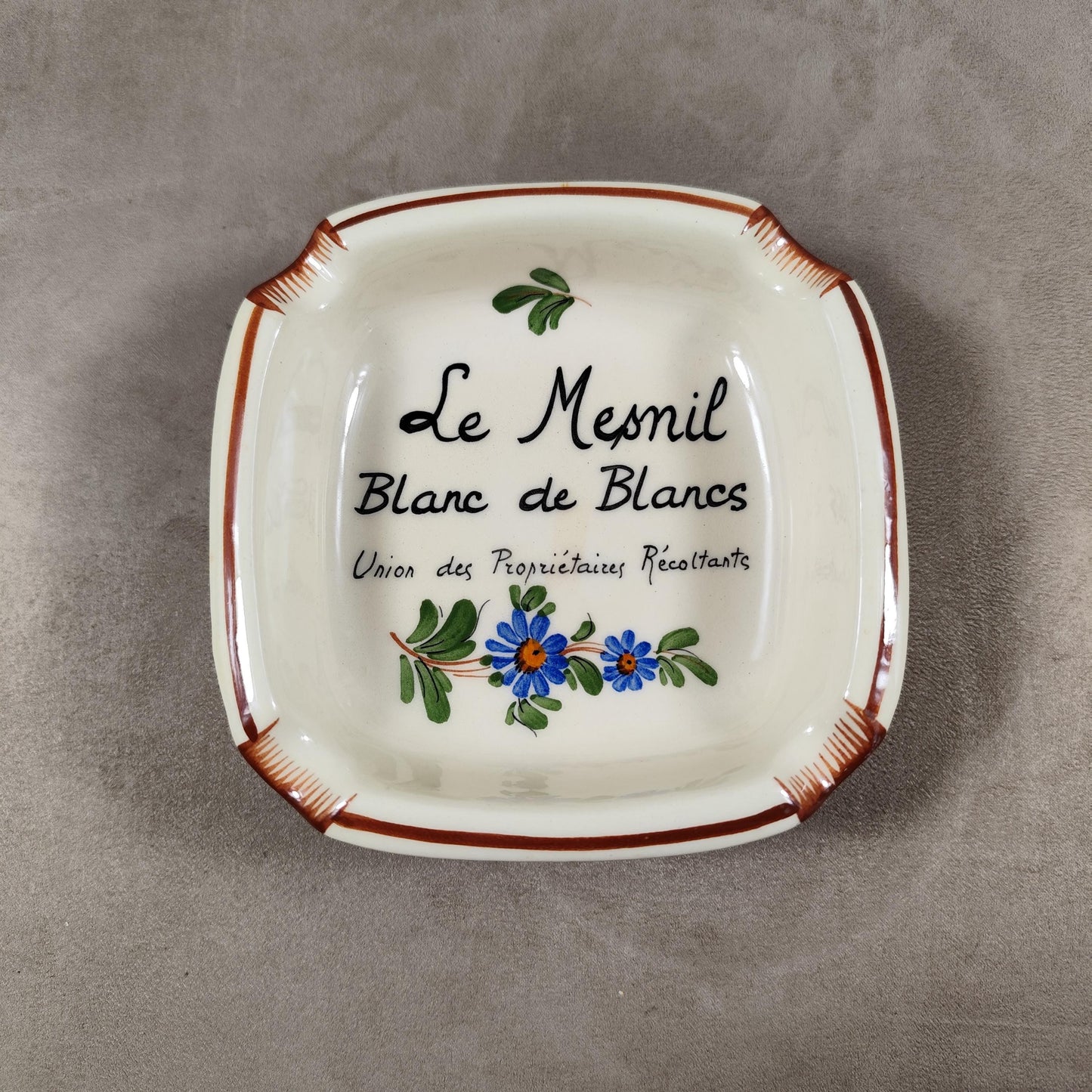 Cendrier Publicitaire Union des Propriétaires Récoltants Le Mesnil en faience Made in France 1970