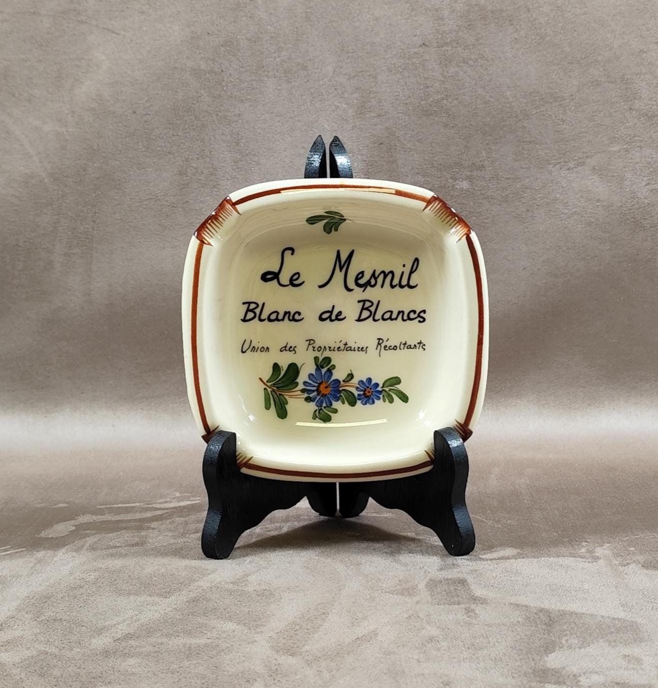 Cendrier Publicitaire Union des Propriétaires Récoltants Le Mesnil en faience Made in France 1970