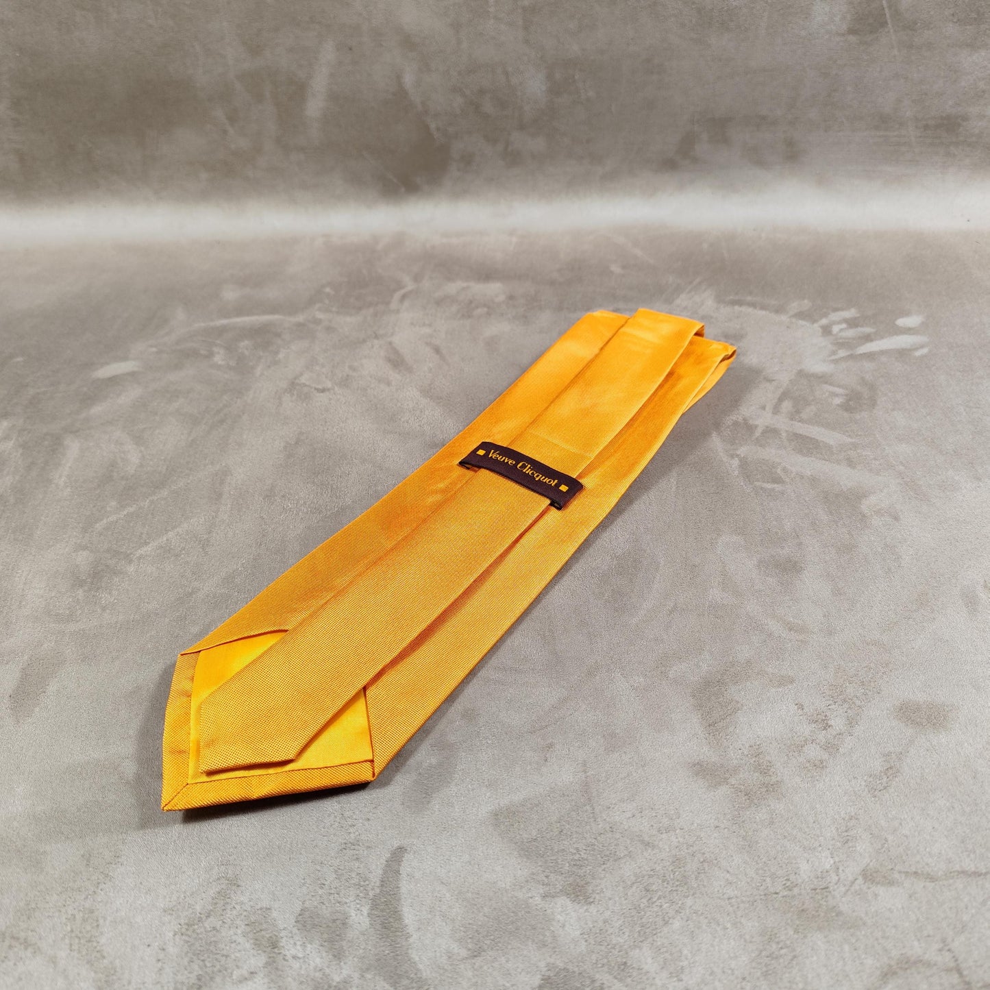 RARE Cravate en soie champagne Veuve Clicquot Ponsardin vintage neuve et emballé Made in France