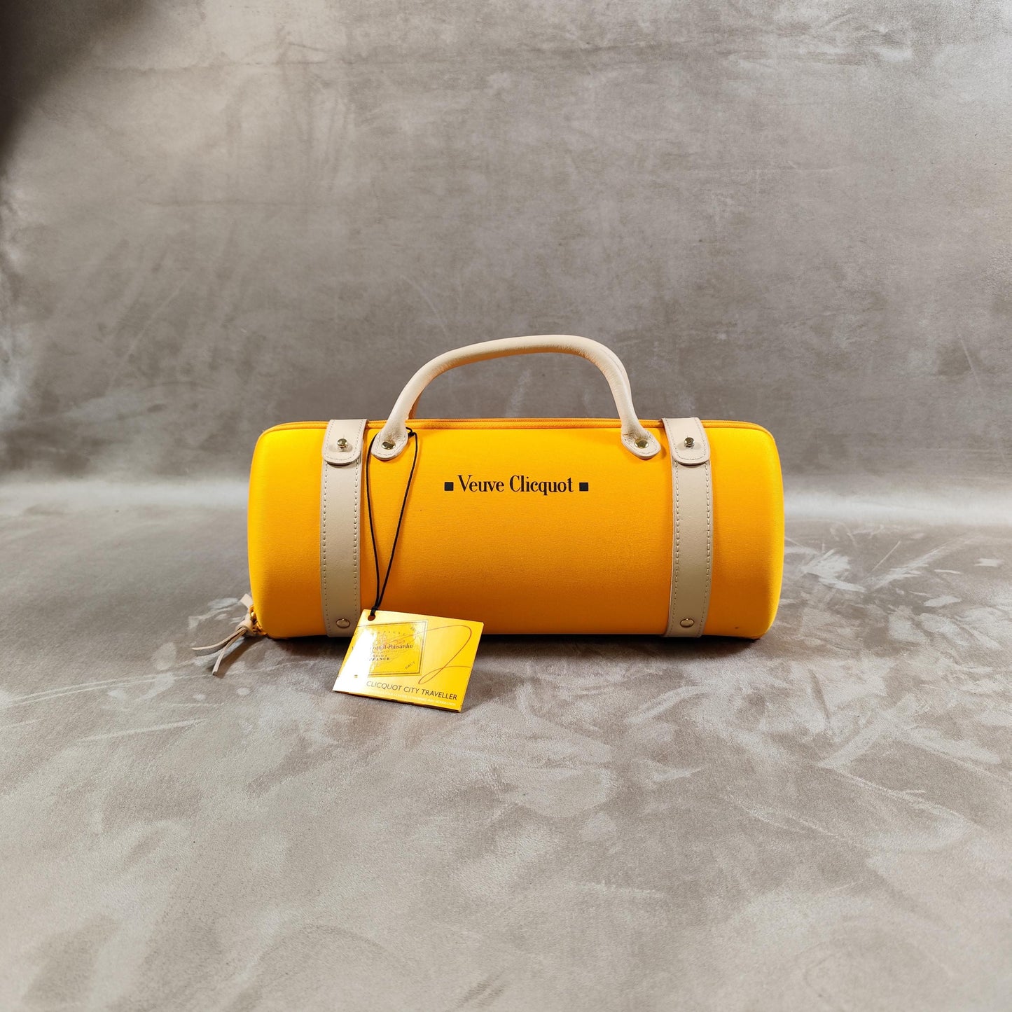 Sac Veuve Clicquot pour demi bouteille de champagne Made in France Vintage 1990