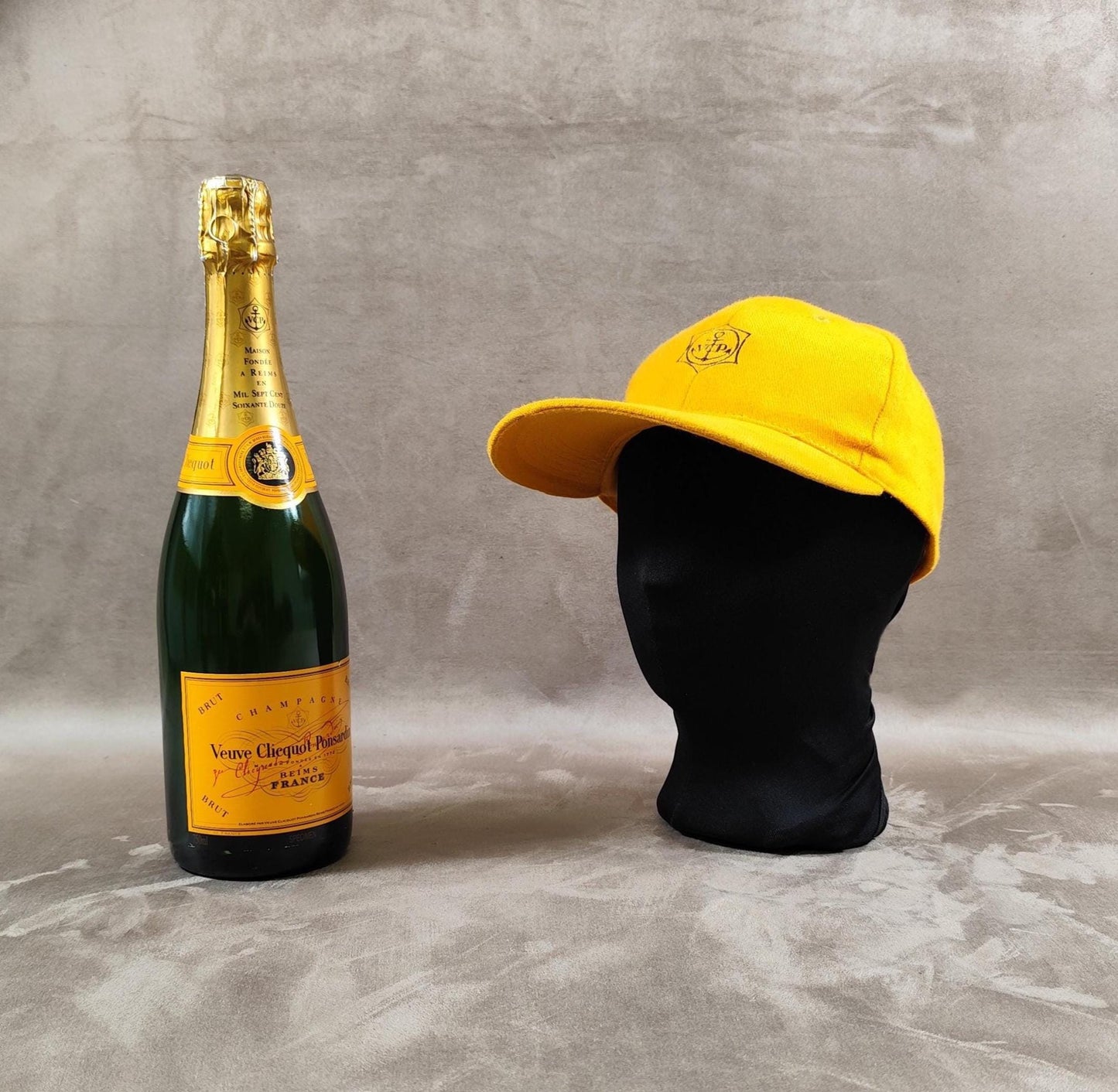 RARE Casquette collector Champagne Veuve Clicquot en coton orange Made in France Vintage 1990