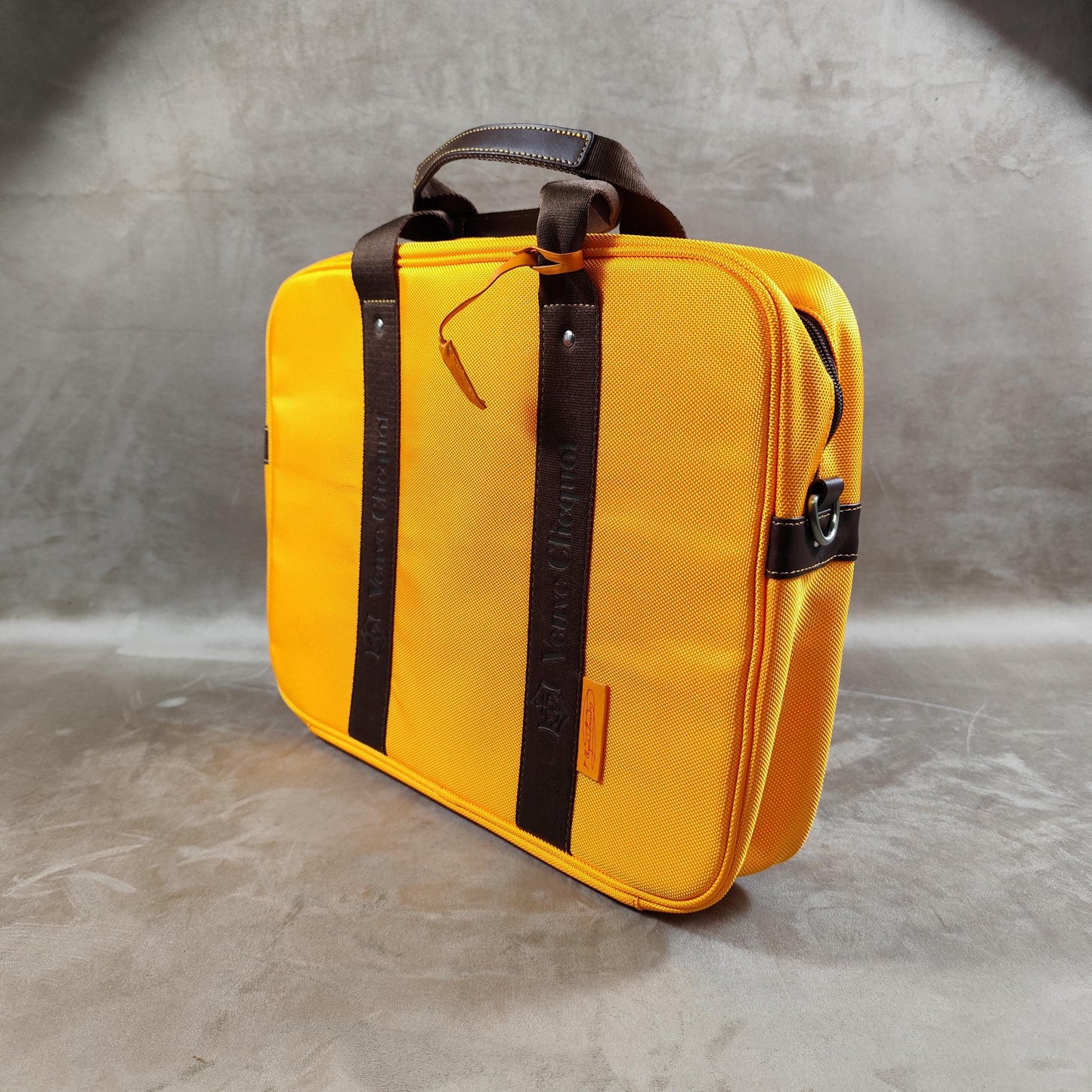 Sac Champagne Veuve Clicquot pour ordinateur portable Made in France Vintage 2000