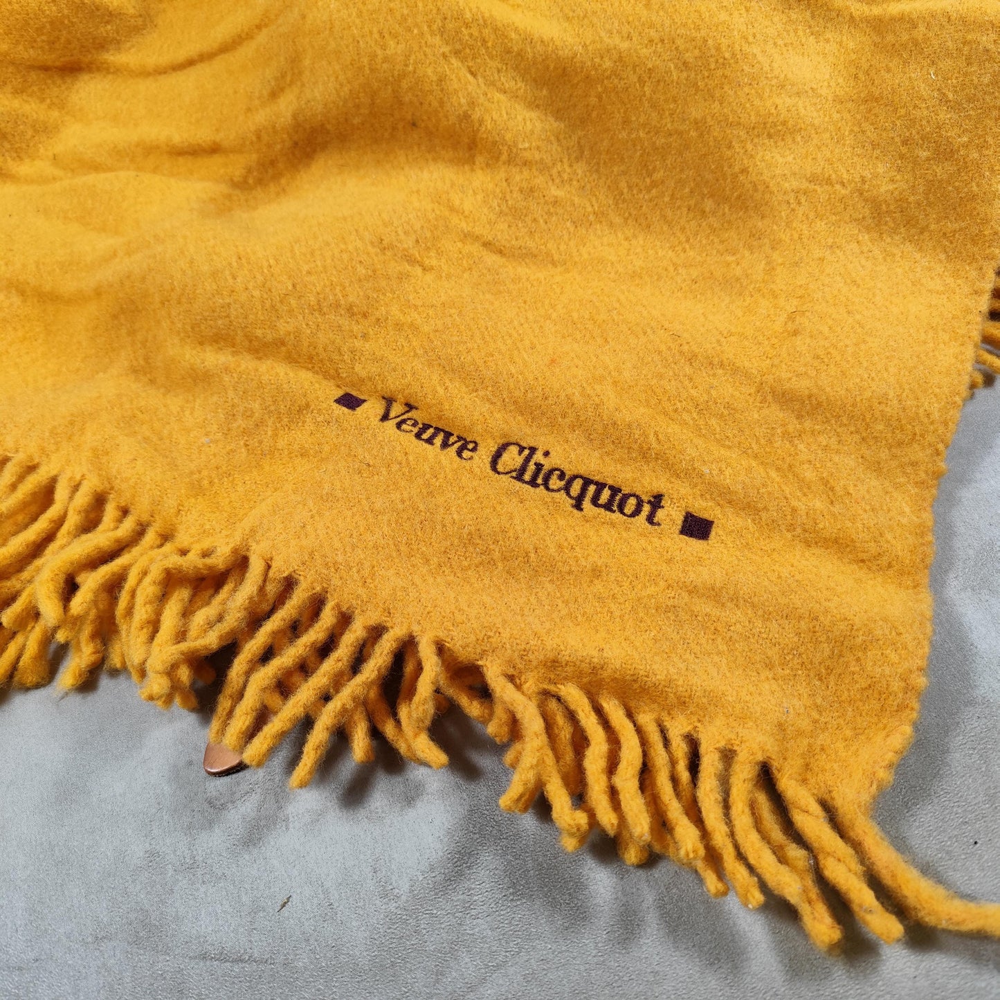 RARE Plaid couverture pique-nique 100% laine Champagne Veuve Clicquot Vintage 1980