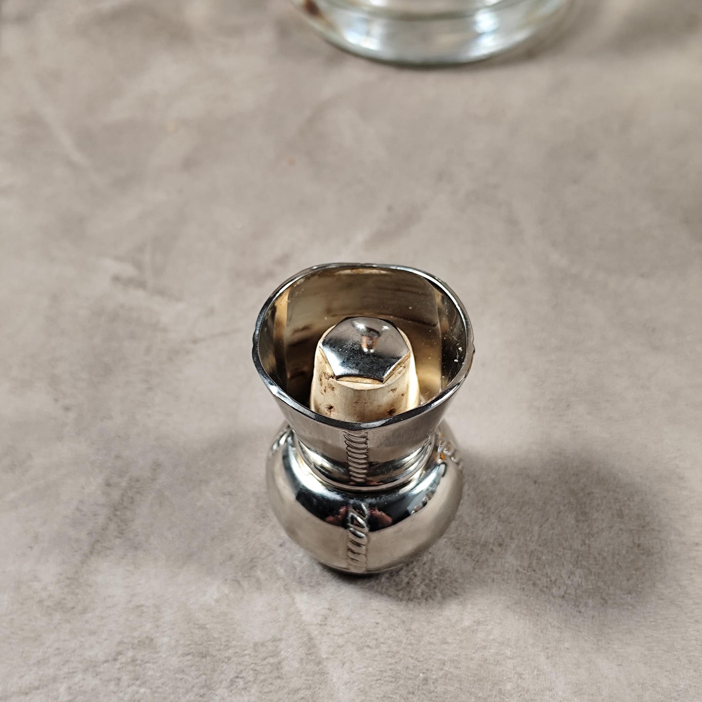 RARE Bouchon stoppeur en métal argenté en forme de bouchon pour bouteille de champagne entamée