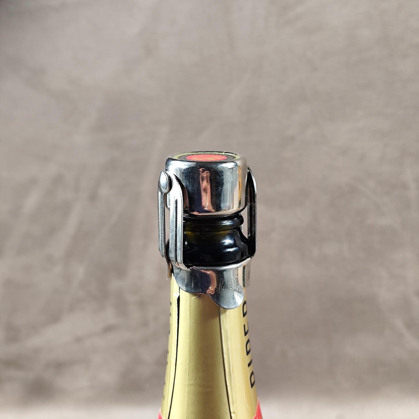 Bouchon stoppeur en métal pour bouteille de Champagne Piper-Heidsieck Made in France Vintage 1980