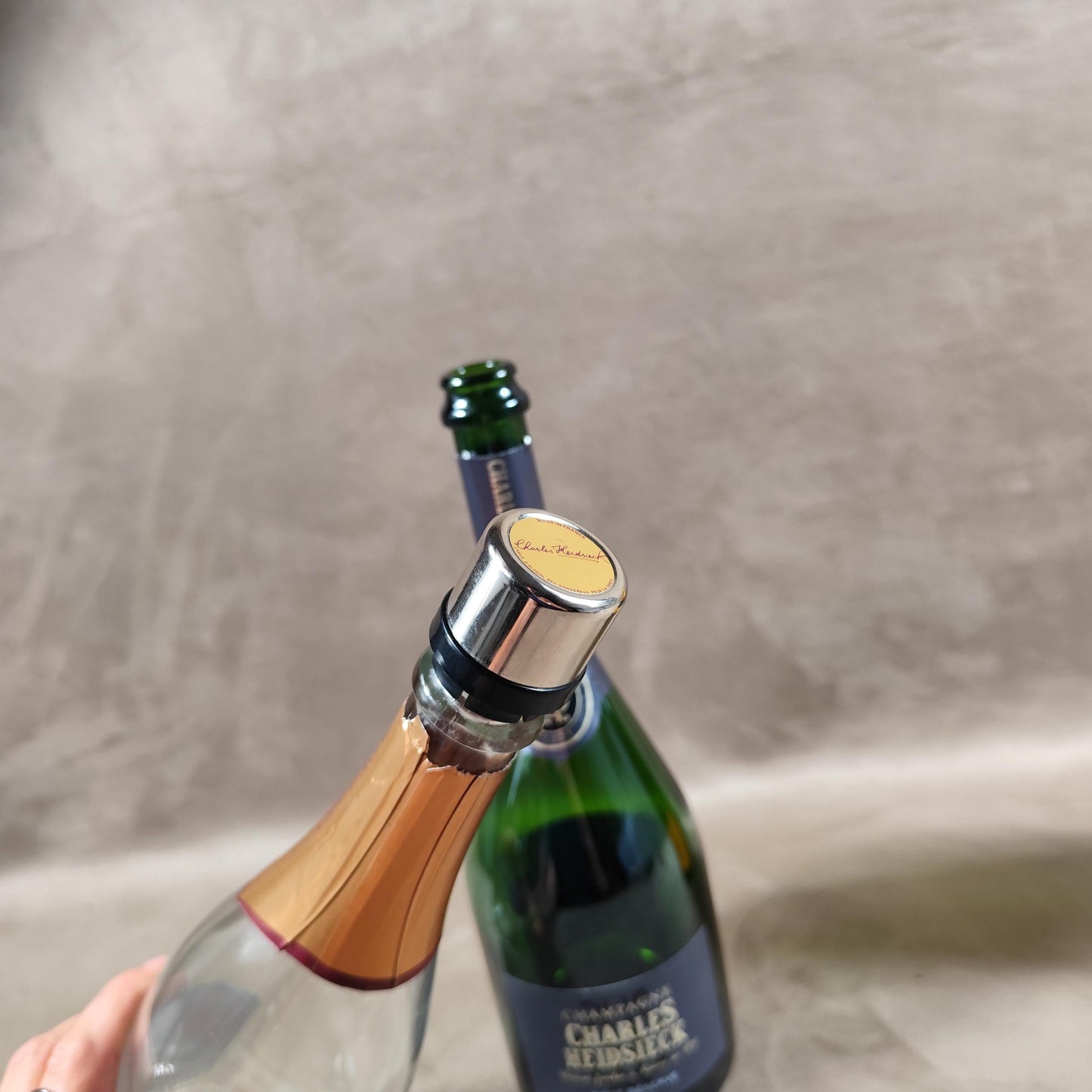 Bouchon stoppeur en métal pour bouteille de Champagne Charles Heidsieck Made in France Vintage 1990