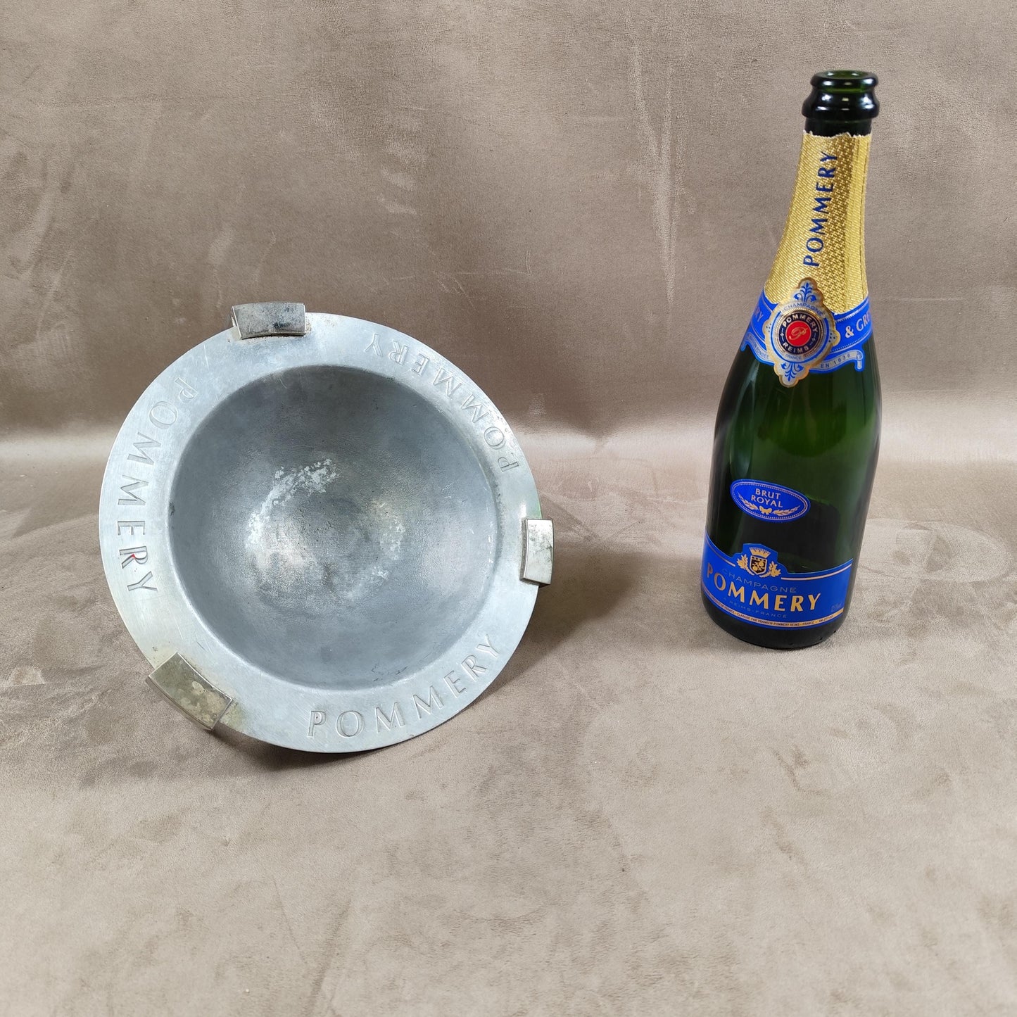 Cendrier XXL publicitaire Champagne Pommery en métal Made in France Vintage 1970