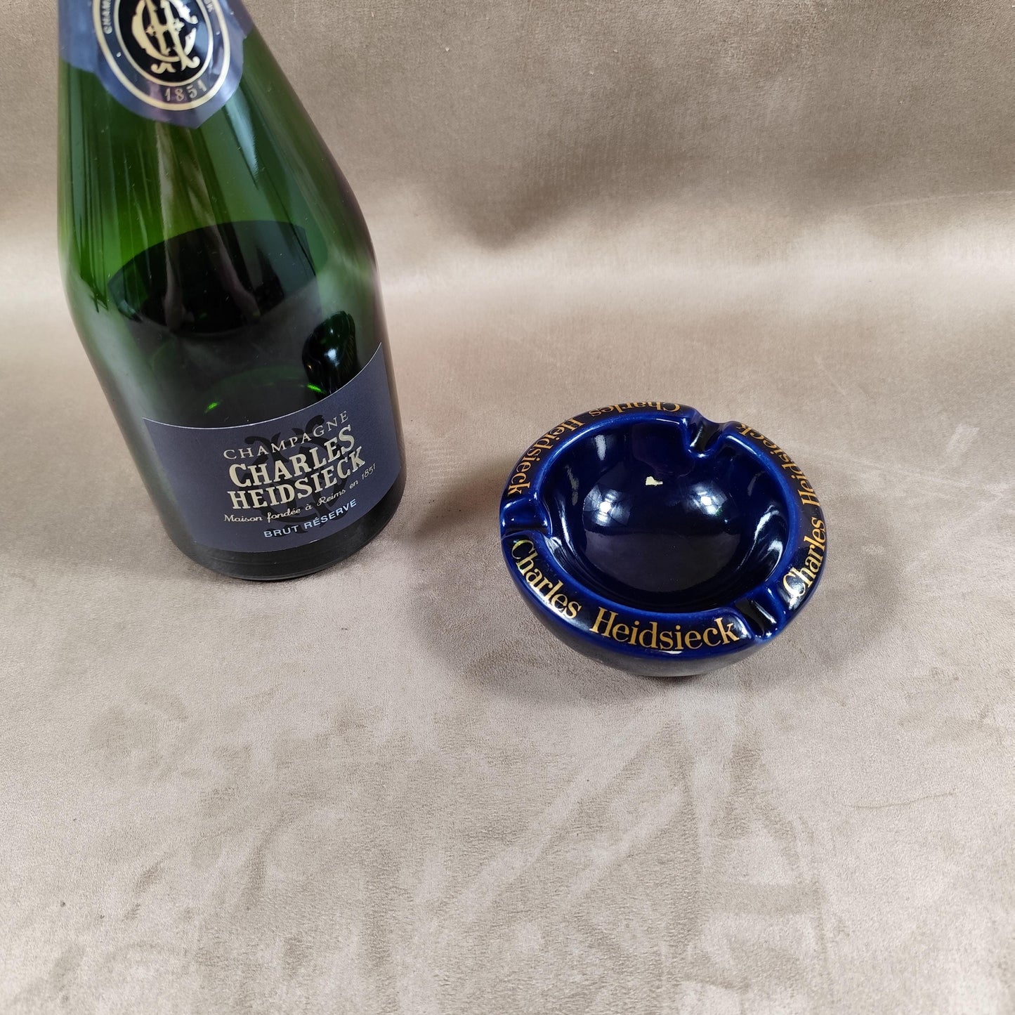 Cendrier Champagne Charles Heidsieck en céramique bleue Made in France Vintage 1980