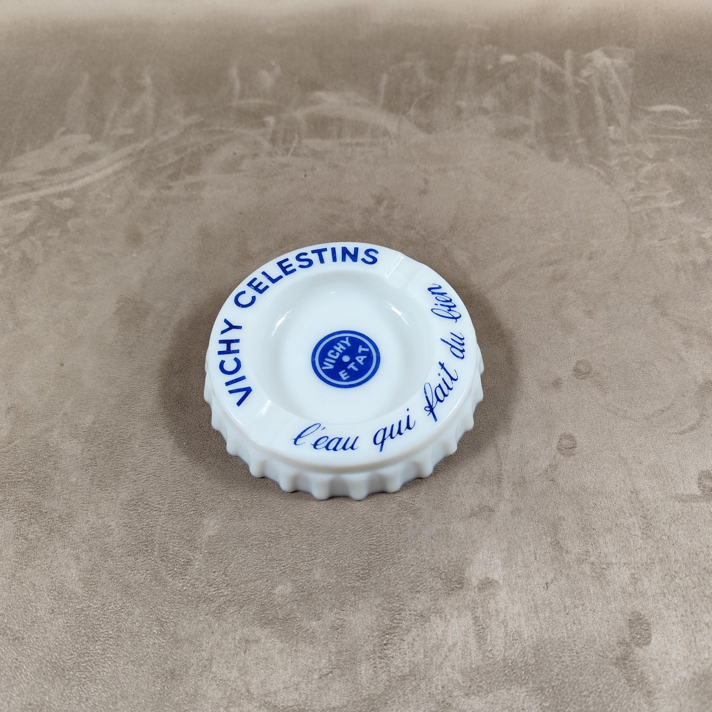 Cendrier Publicitaire Vichy Celestins en verre Made in France Vintage 1980
