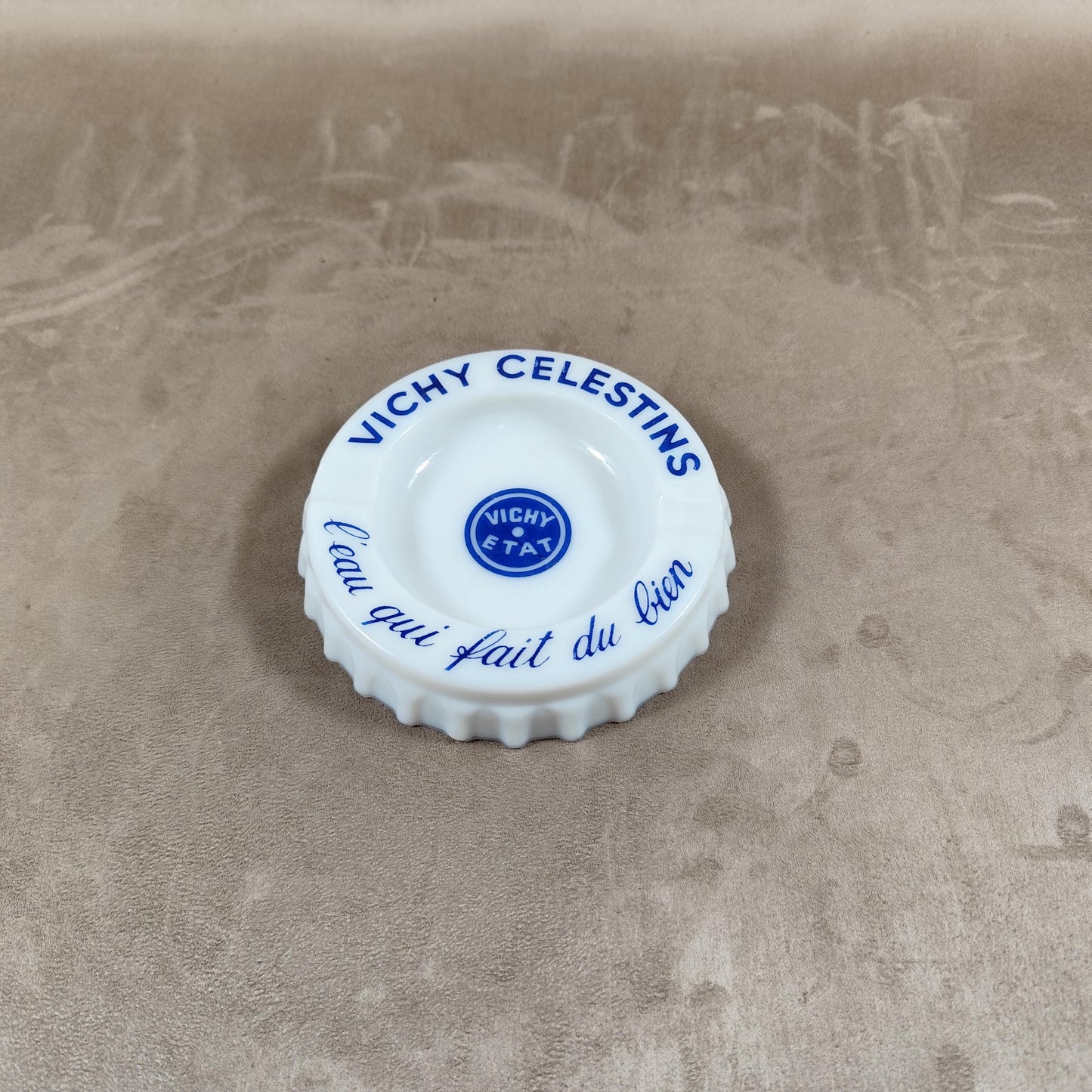 Cendrier Publicitaire Vichy Celestins en verre Made in France Vintage 1980