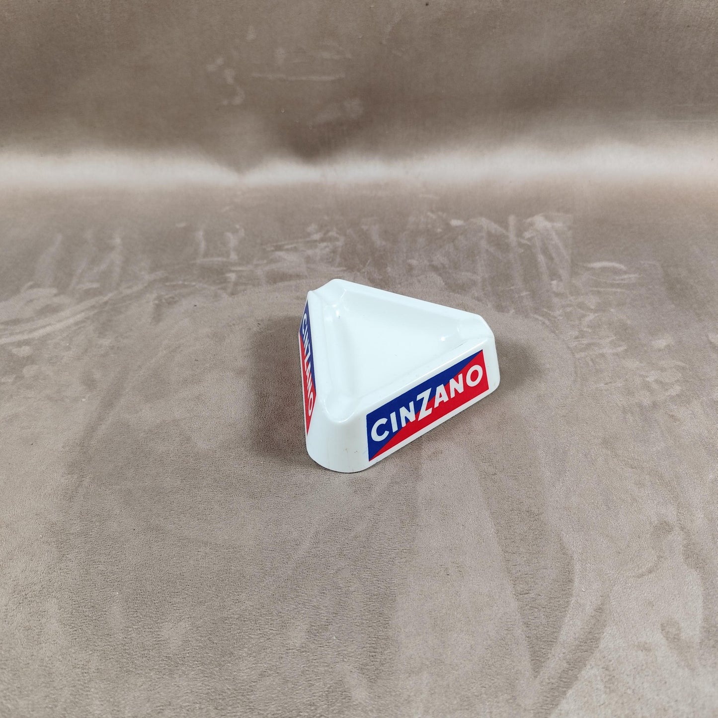Cendrier publicitaire Cinzano en plastique blanc Made in France Vintage 1960