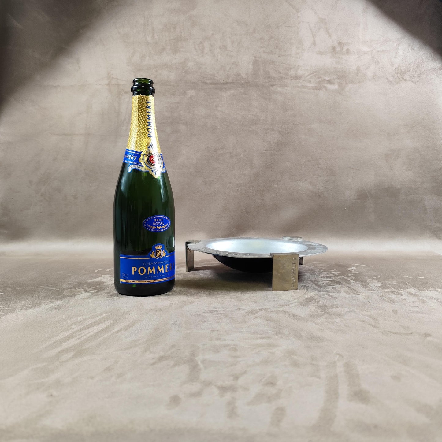 Cendrier XXL publicitaire Champagne Pommery en métal Made in France Vintage 1970