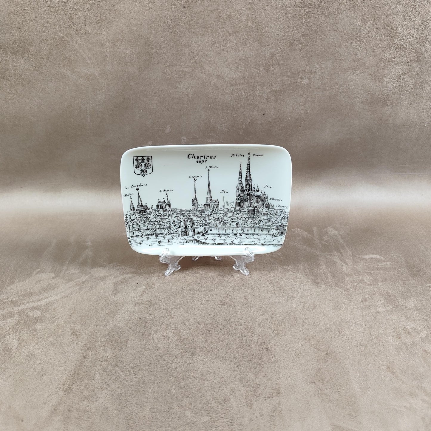Cendrier Ville de Chartres 1697 création Mary en porcelaine de Limoges Made in France Vintage 1970