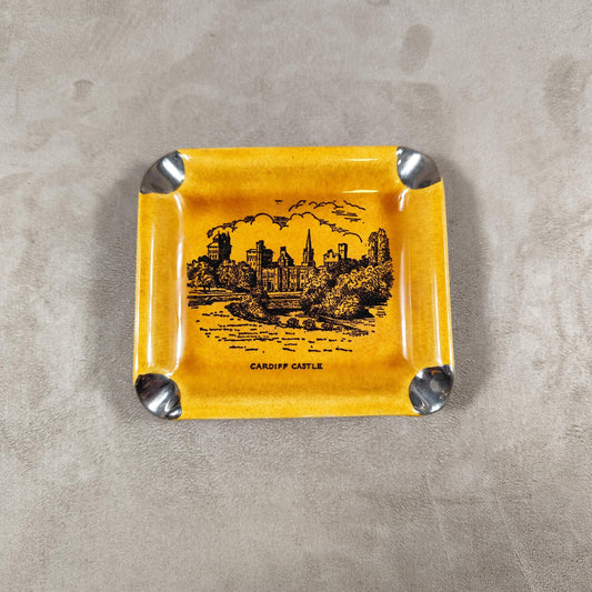 Cendrier Publicitaire Cardiff Castle en faience de Lord Nelson Ware Made in England Vintage 1970