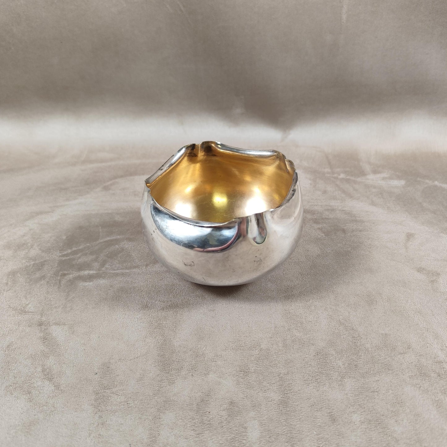 Pot en métal argenté avec poinçon dorfèvre P.Foucard Made in France Vintage 1960