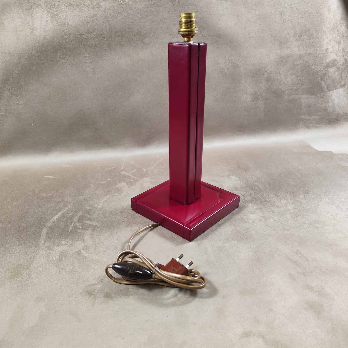 RARE Magnifique pied de lampe en cuir bordeaux Le Tanneur vintage Made in France 1950