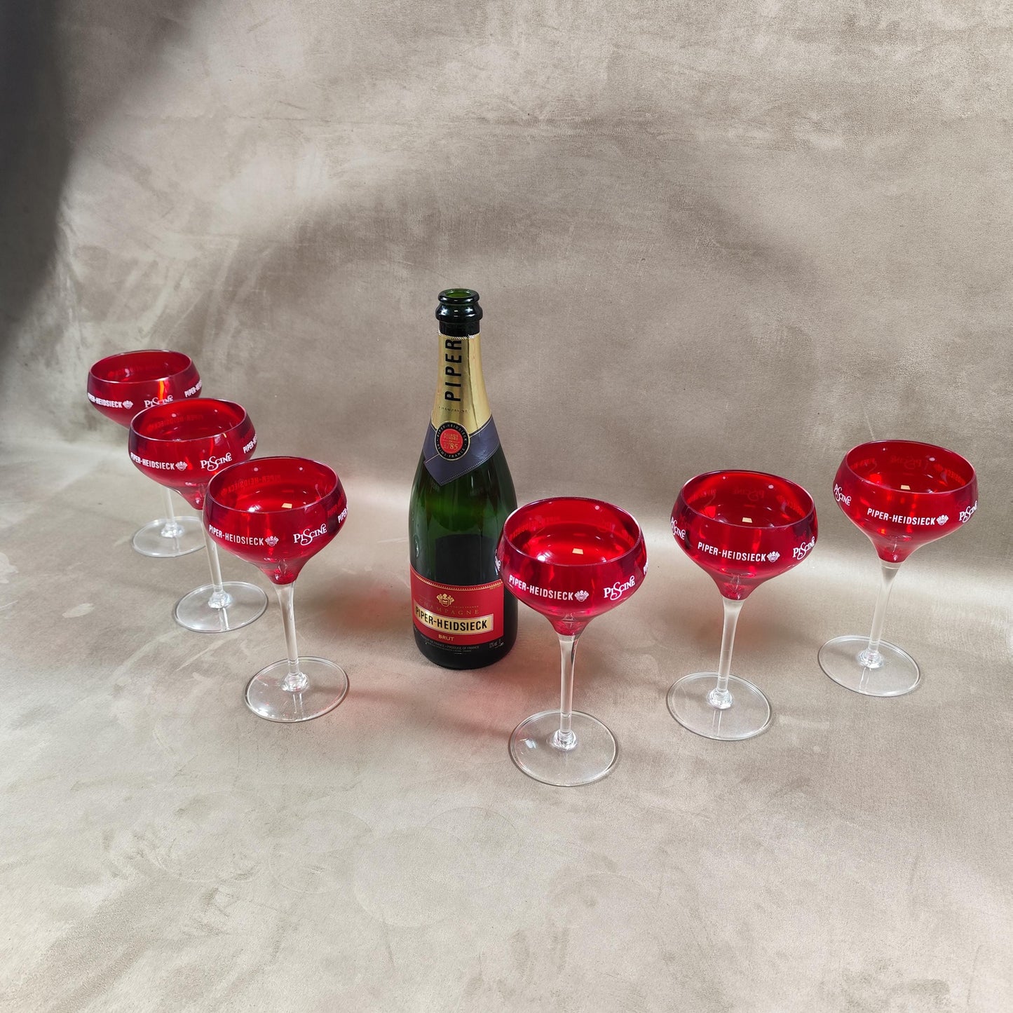 Lot de 6 flûtes piscine à Champagne Piper-Heidsieck en Plexiglas rouge Made in France Vintage 1980