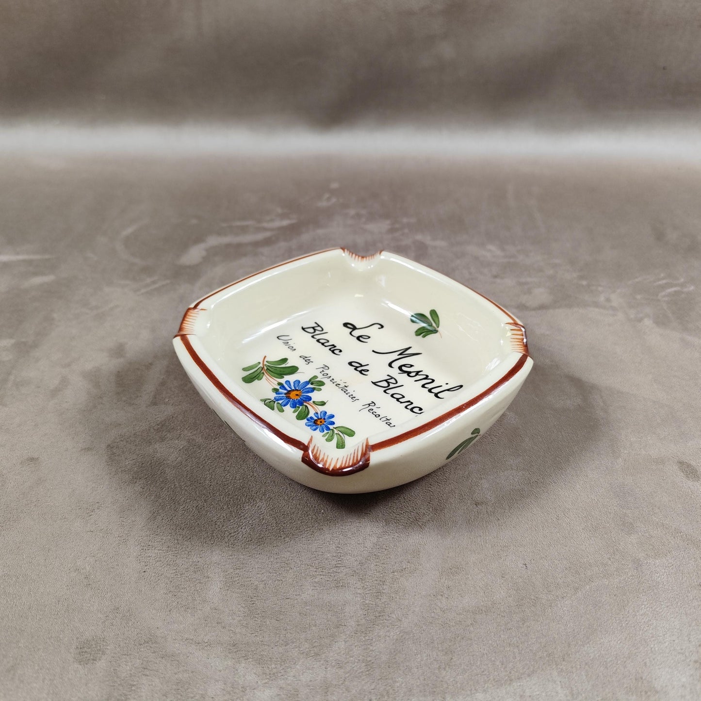 Cendrier Publicitaire Union des Propriétaires Récoltants Le Mesnil en faience Made in France 1970