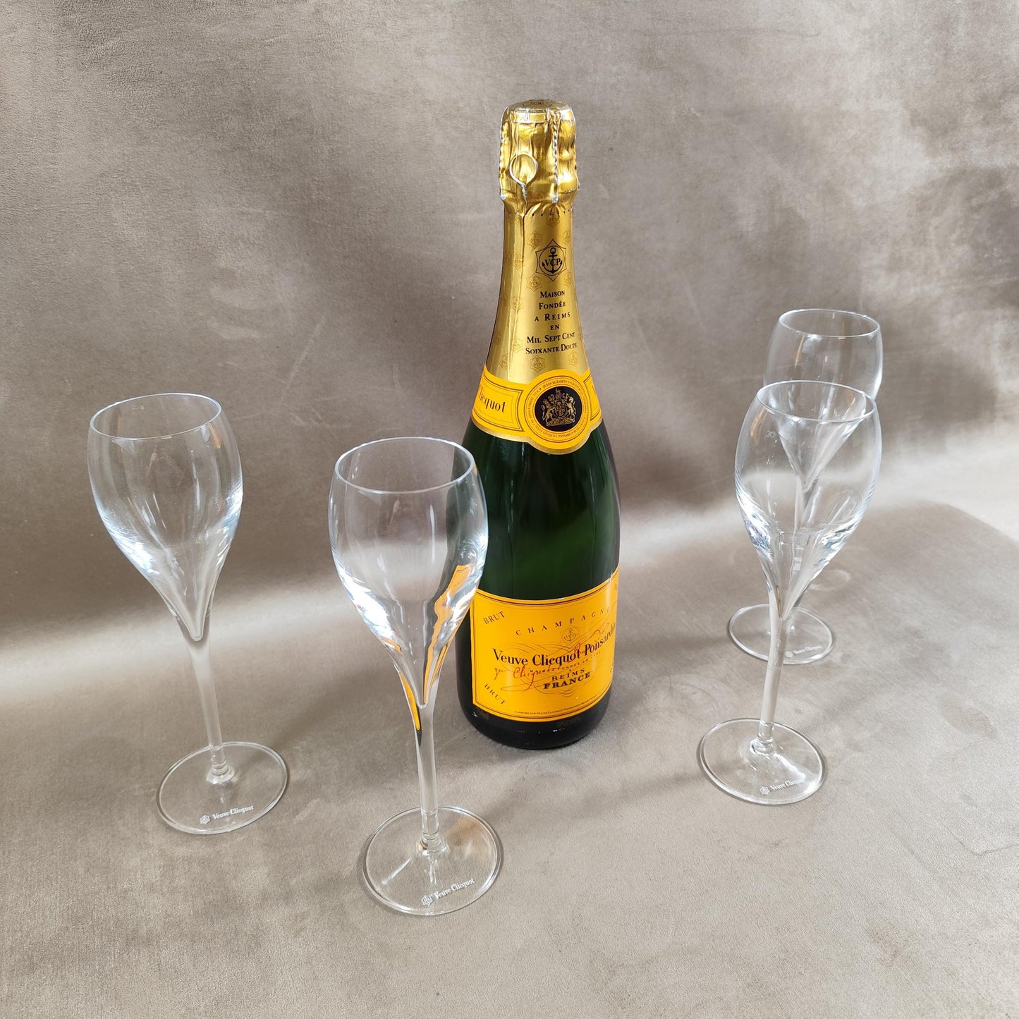 Lot 4 Flutes Champagne Veuve Clicquot Ponsardin Made in France Vintage 1980