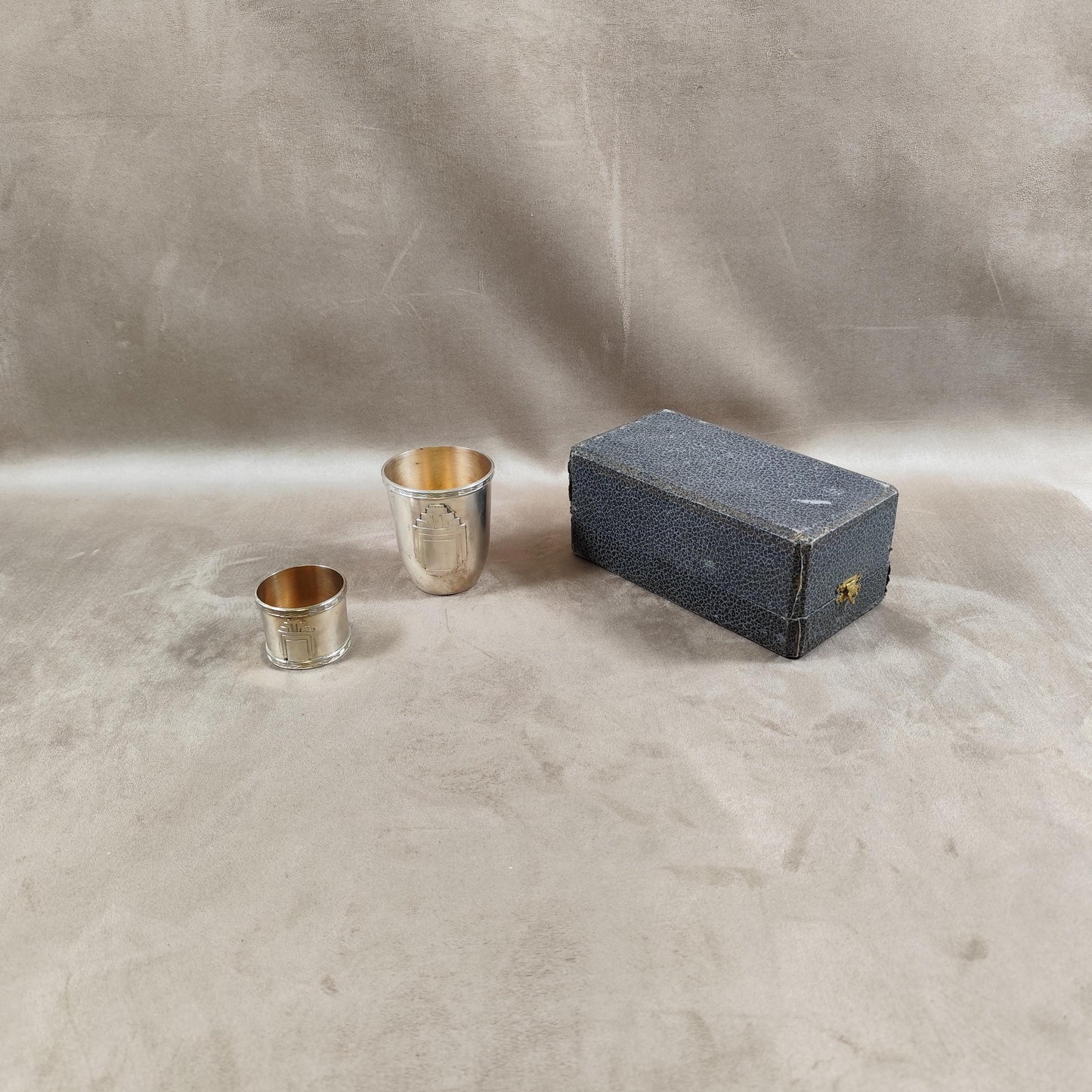 Ecrin Timbale de baptêmes et rond de serviette en métal argenté Art DécoPoinçon d'orfèvre Made in France Vintage 1900