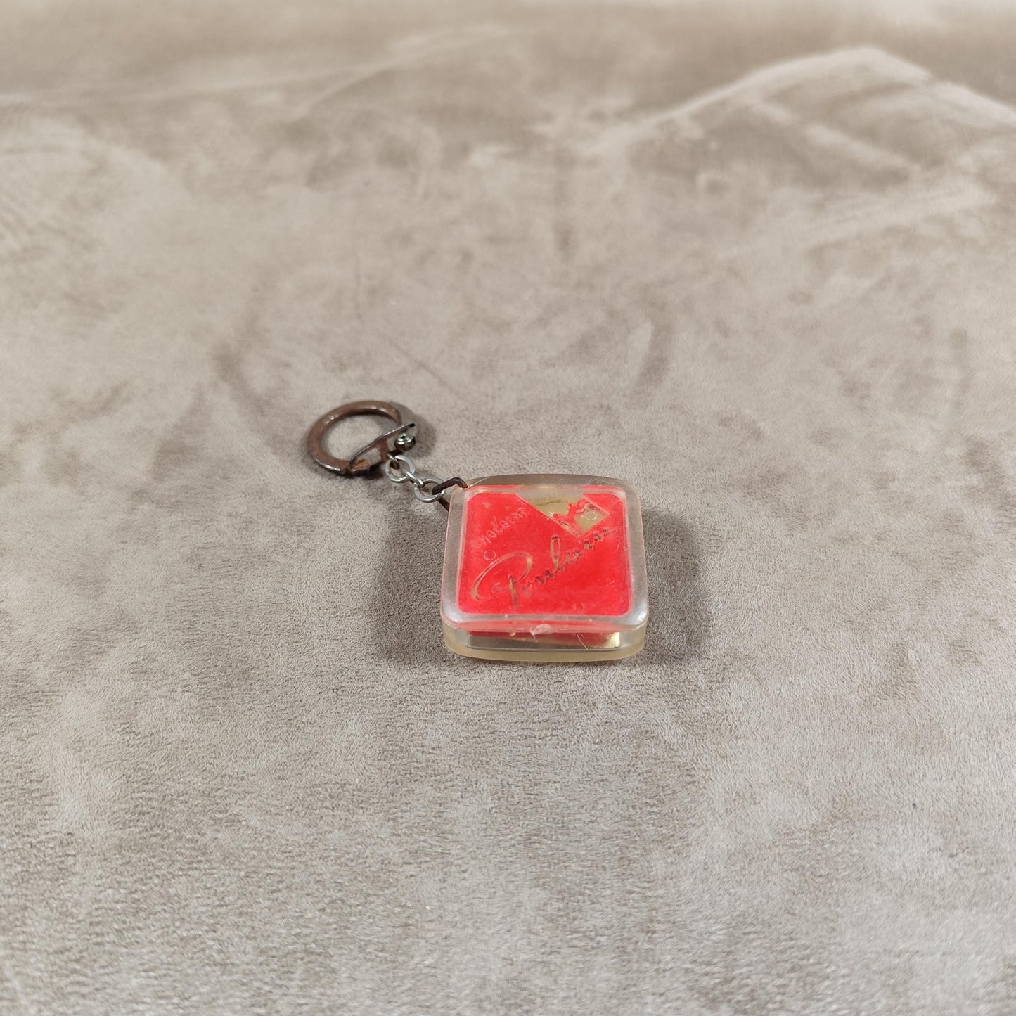 Porte clés Publicitaire Chocolat Poulain avec une vraie fève de cacao Made in France Vintage 1970