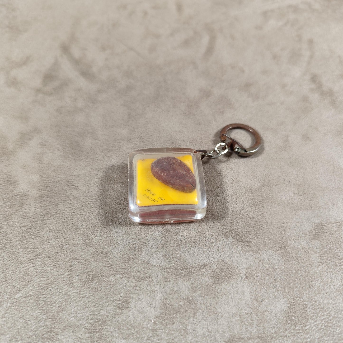 Porte clés Publicitaire Chocolat Poulain avec une vraie fève de cacao Made in France Vintage 1970