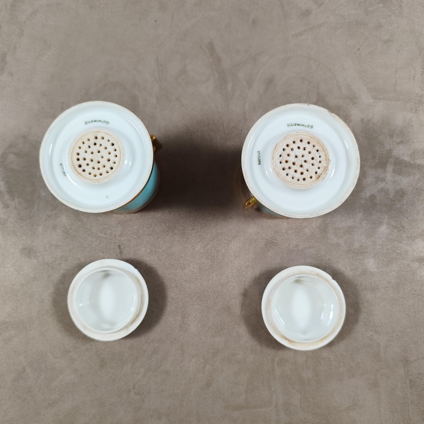 Lot de 2 filtres à Thé en porcelaine par Aluminite Made in France Vintage 1970