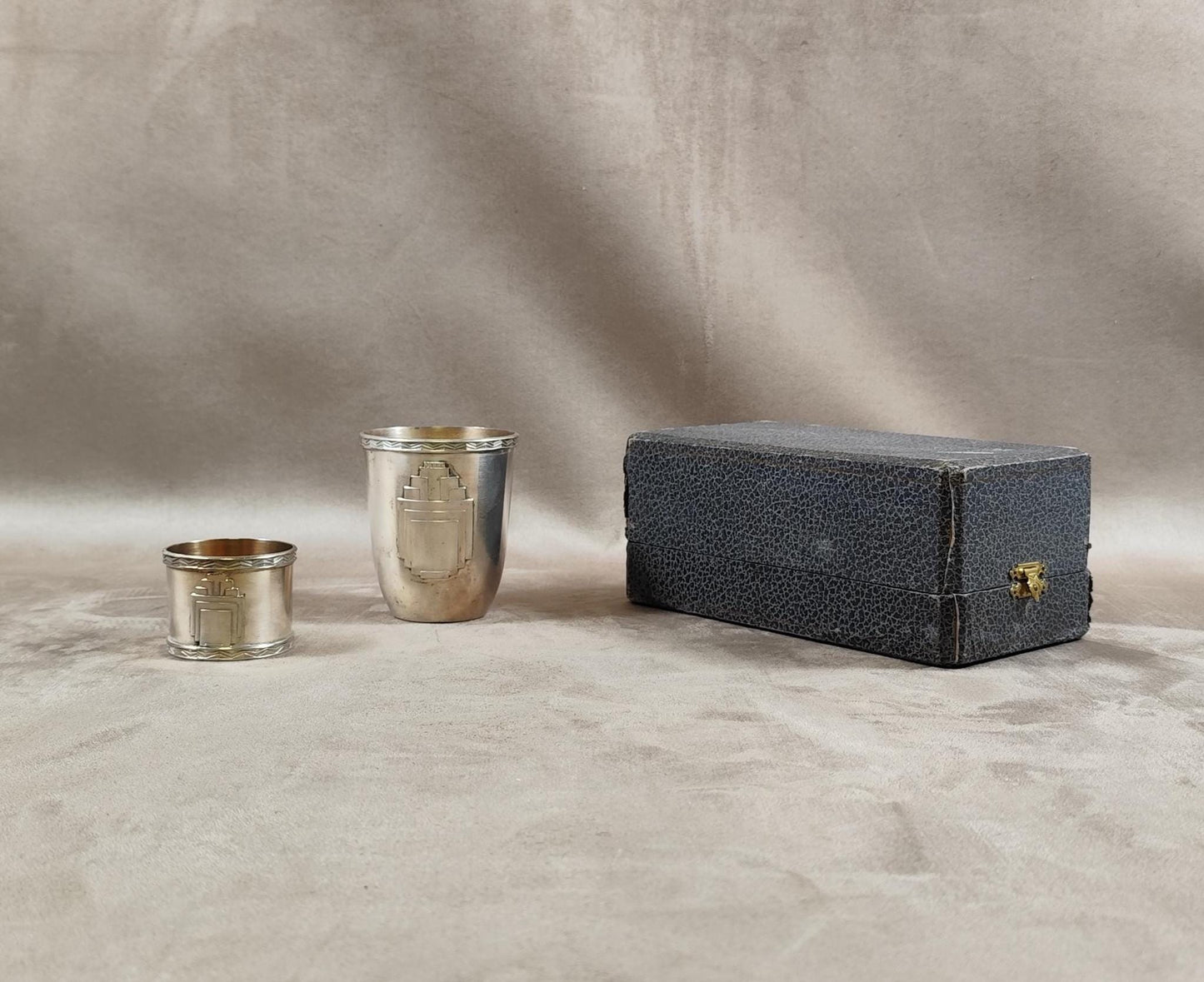 Ecrin Timbale de baptêmes et rond de serviette en métal argenté Art DécoPoinçon d'orfèvre Made in France Vintage 1900