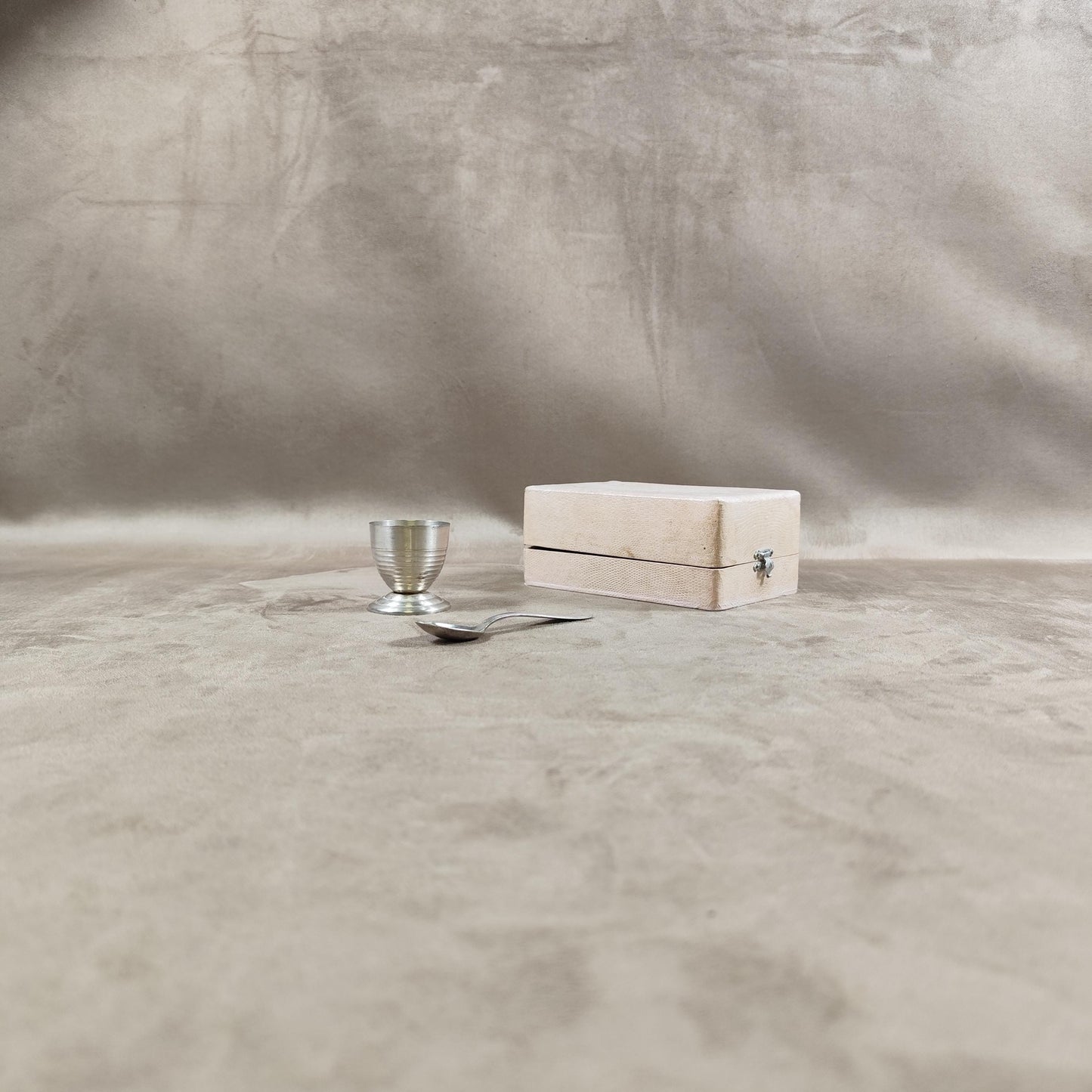 Ecrin coquetier et cuillère métal argenté Poinçon d'orfèvre Made in France Vintage 1900