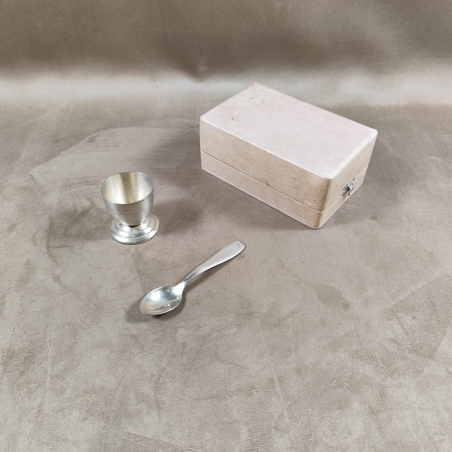 Ecrin coquetier et cuillère métal argenté Poinçon d'orfèvre Made in France Vintage 1900