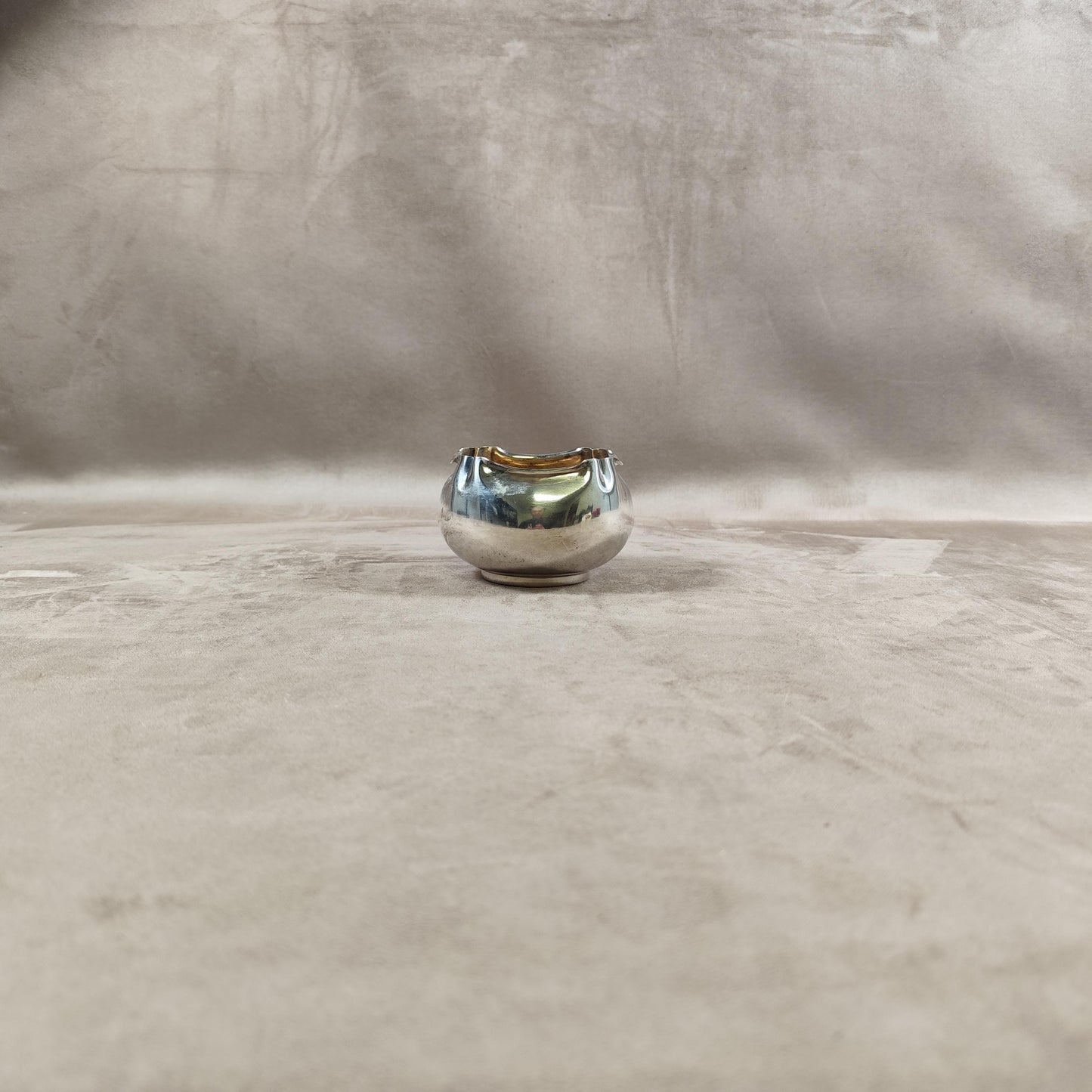 Pot en métal argenté avec poinçon dorfèvre P.Foucard Made in France Vintage 1960