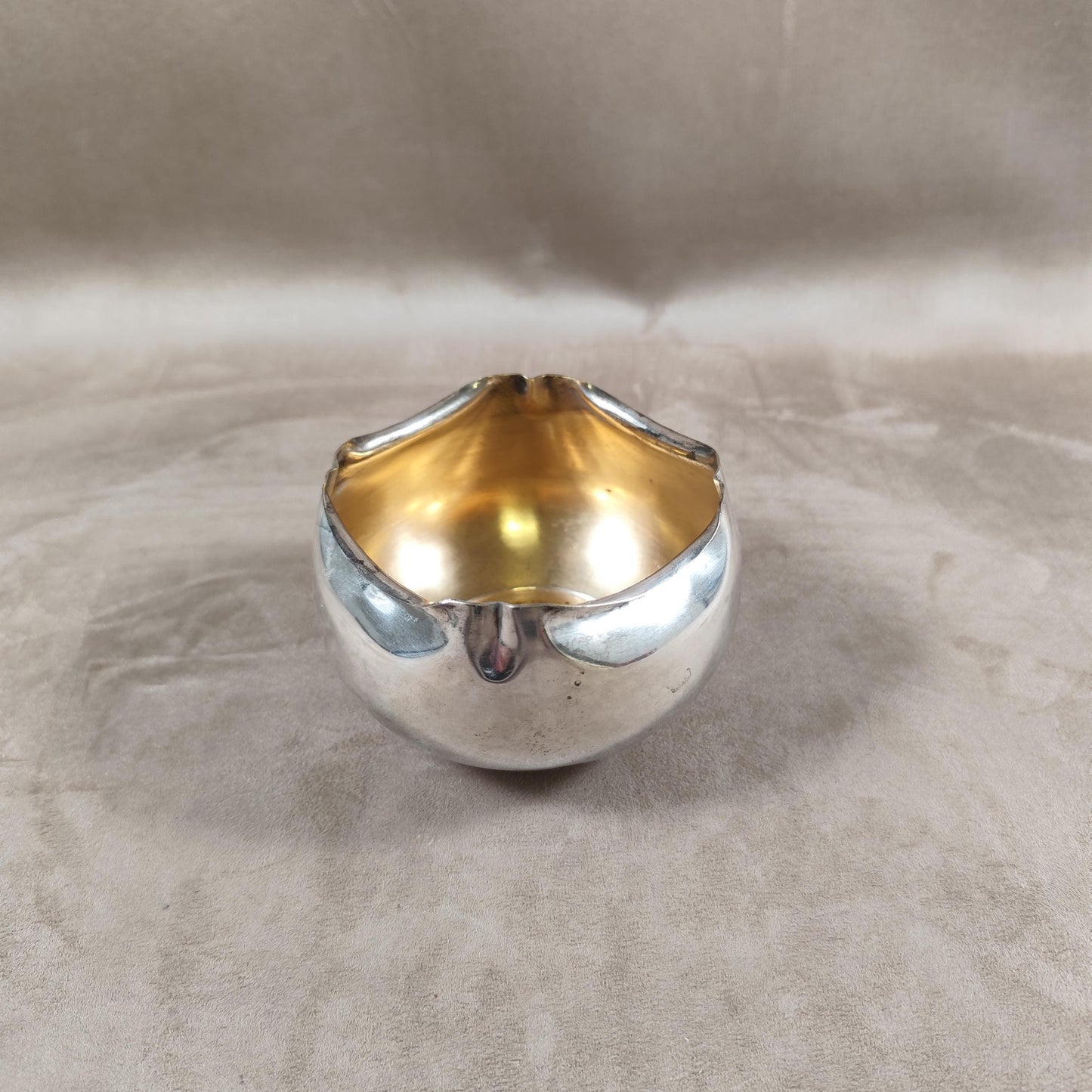 Pot en métal argenté avec poinçon dorfèvre P.Foucard Made in France Vintage 1960