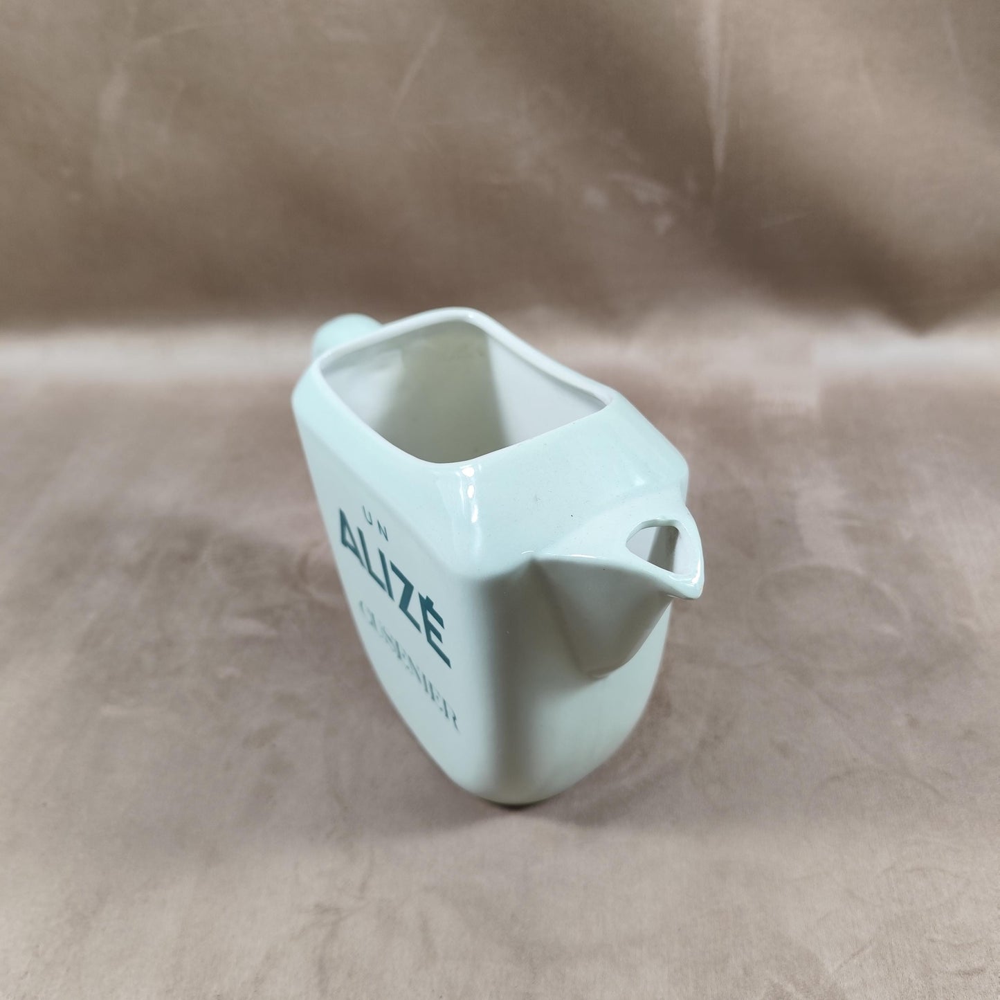 Cruche publicitaire Alizé CUSENIER en faience Made in France Vintage 1970